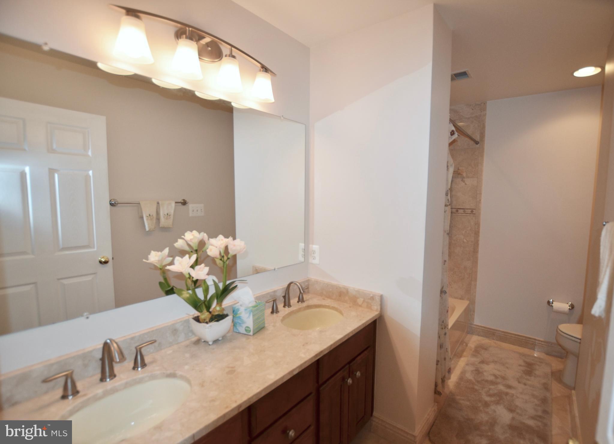 RIVER CREST - Residential