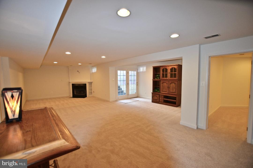 RIVER CREST - Residential