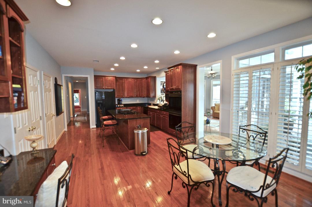 RIVER CREST - Residential