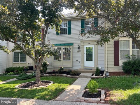 43494 POSTRAIL SQUARE ASHBURN VA 20147