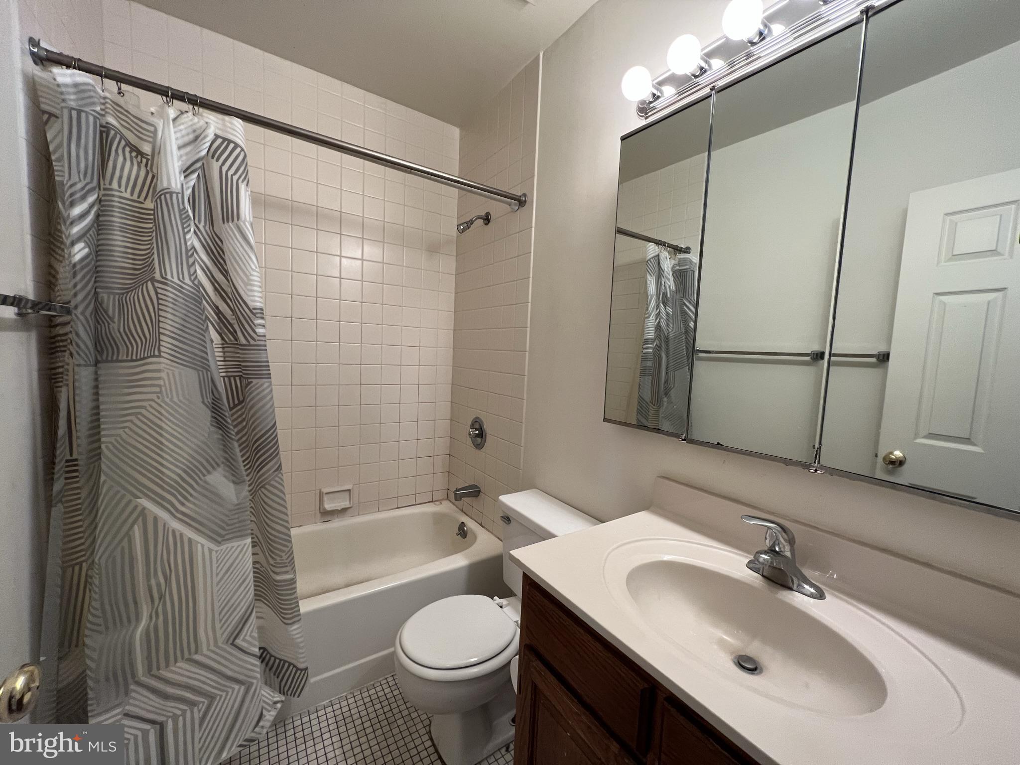 RITTENHOUSE SQUARE - Residential Lease