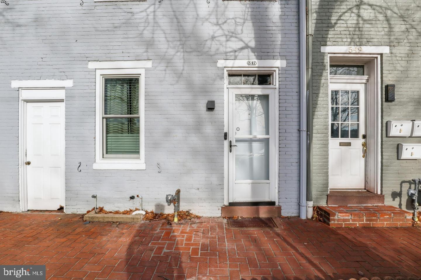 547 S FRONT STREET