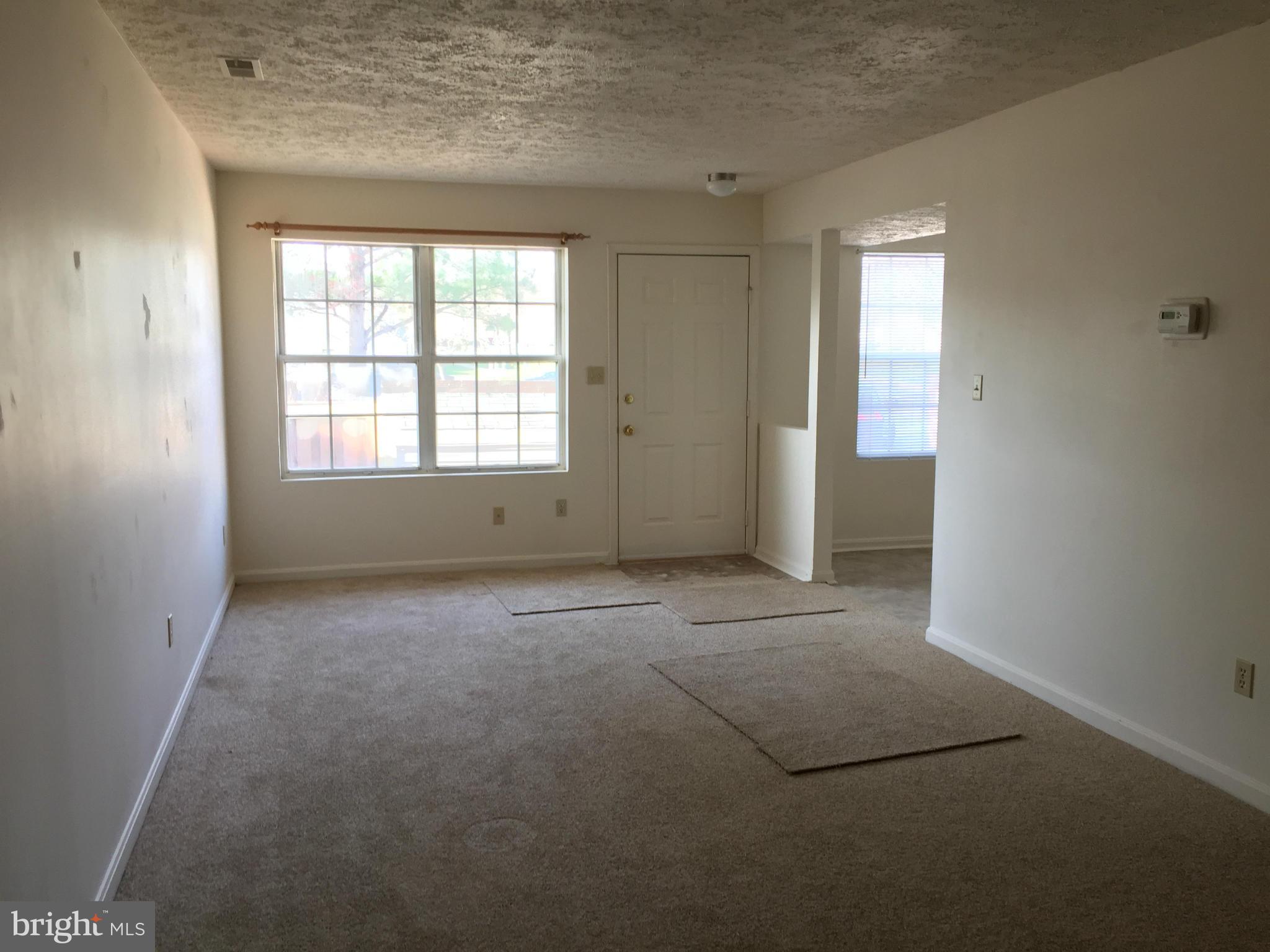 COLUMBIA COMMONS - Residential Lease