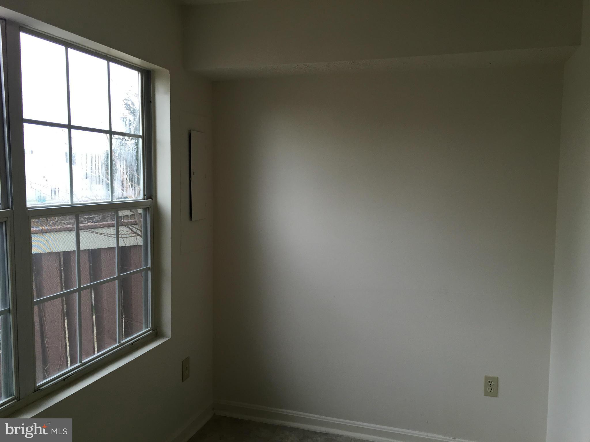 COLUMBIA COMMONS - Residential Lease