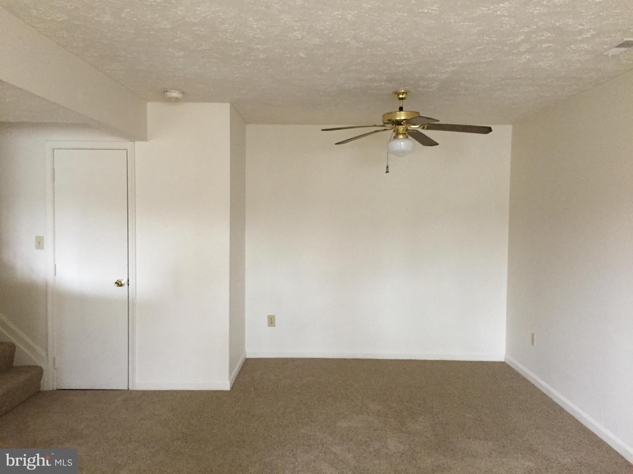 COLUMBIA COMMONS - Residential Lease