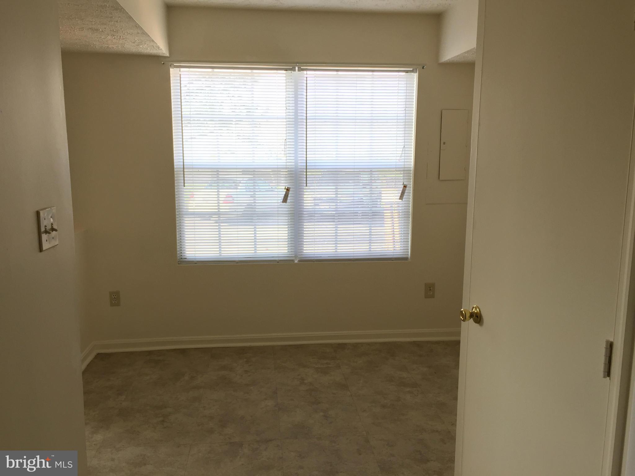 COLUMBIA COMMONS - Residential Lease