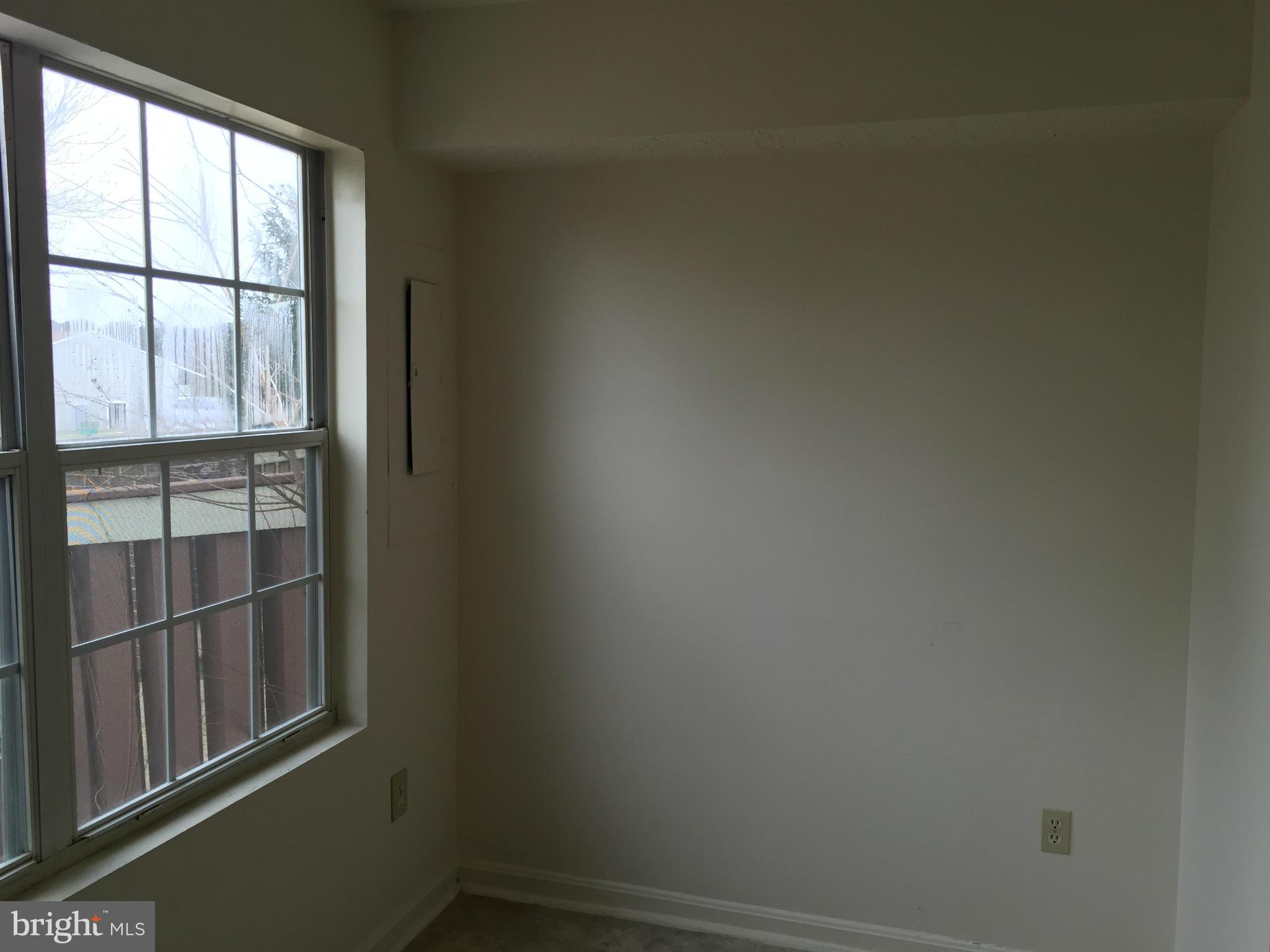 COLUMBIA COMMONS - Residential Lease