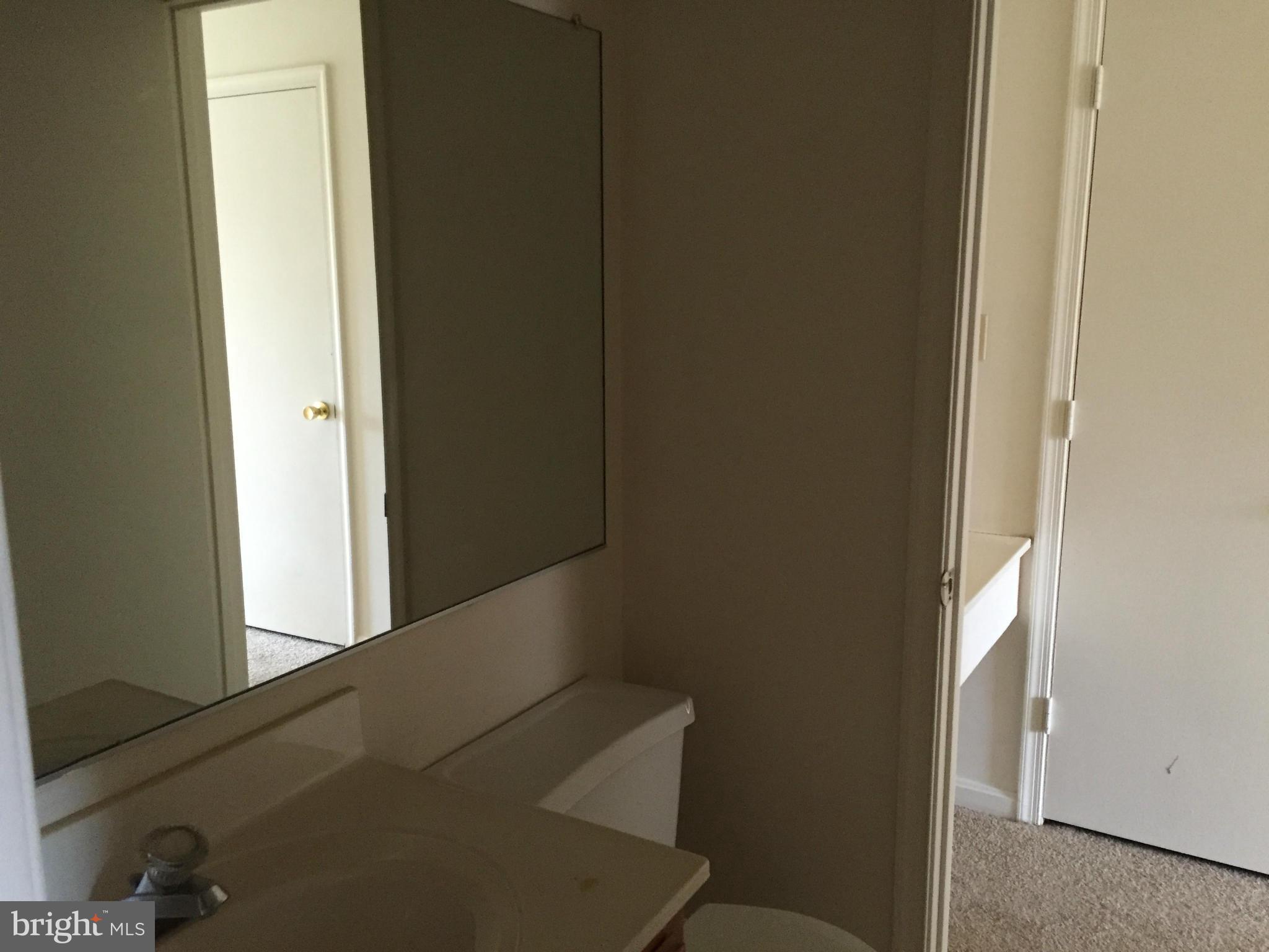 COLUMBIA COMMONS - Residential Lease