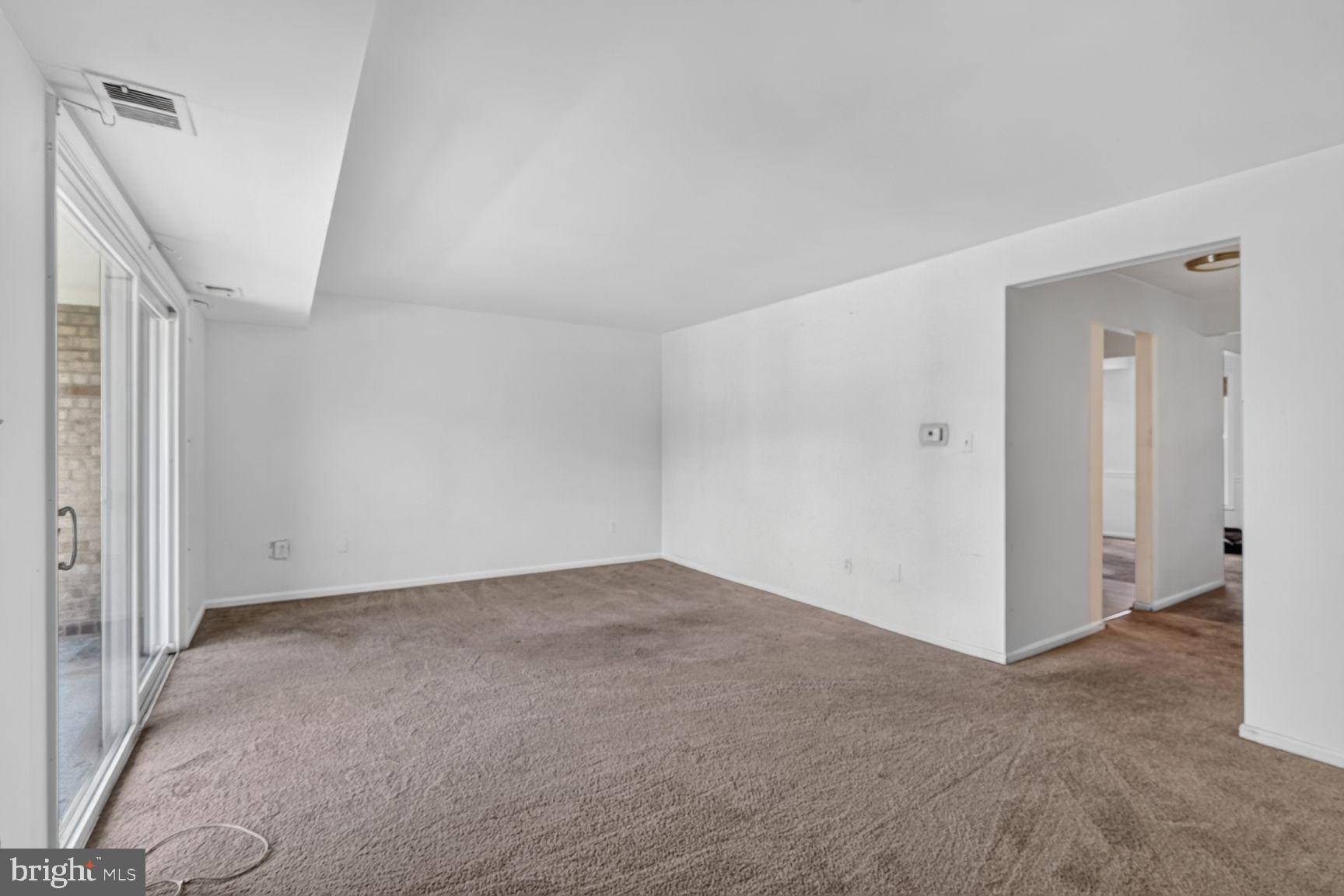 8108 LAKECREST DRIVE