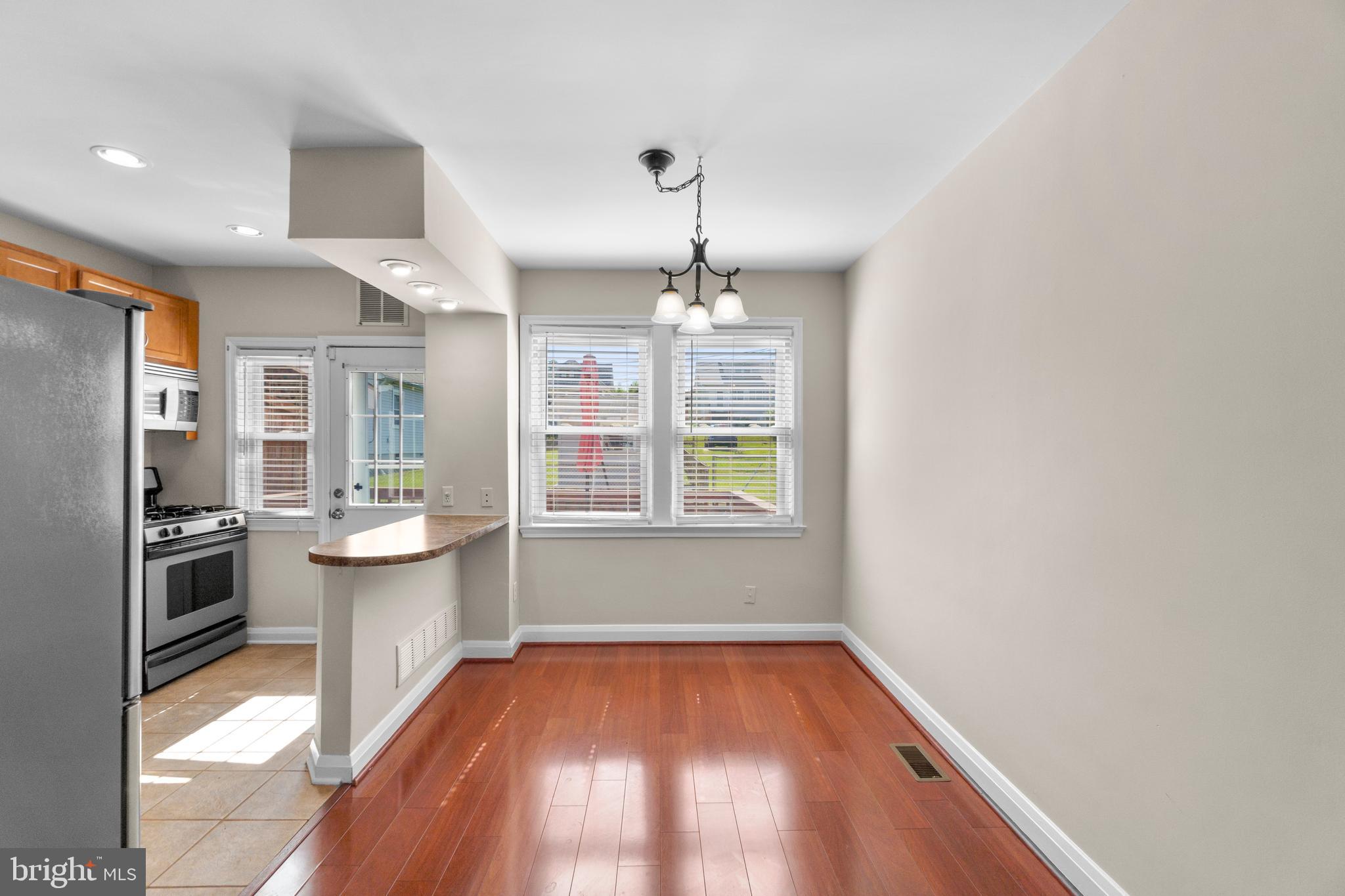 MEDFIELD - Residential Lease