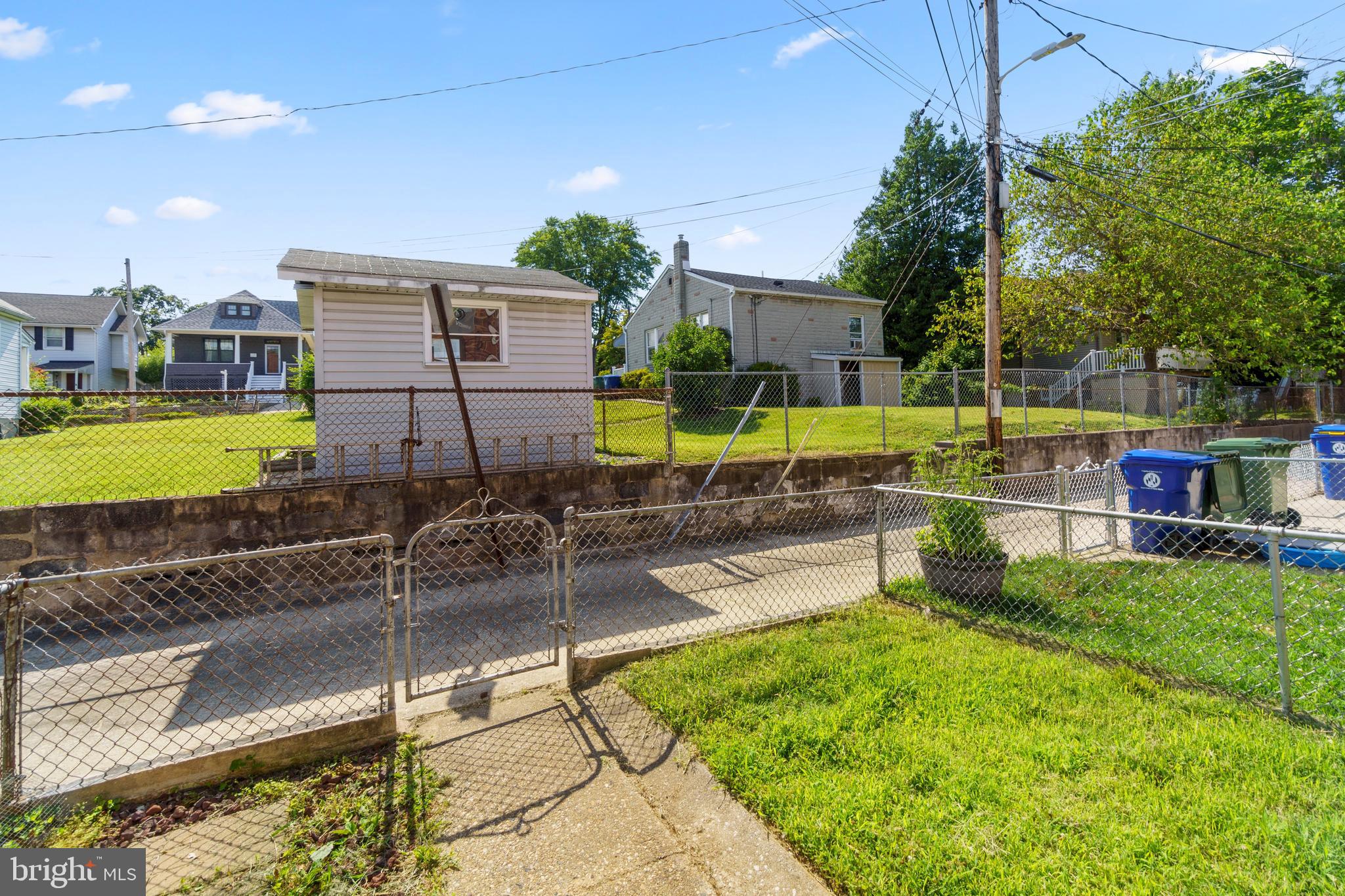 MEDFIELD - Residential Lease