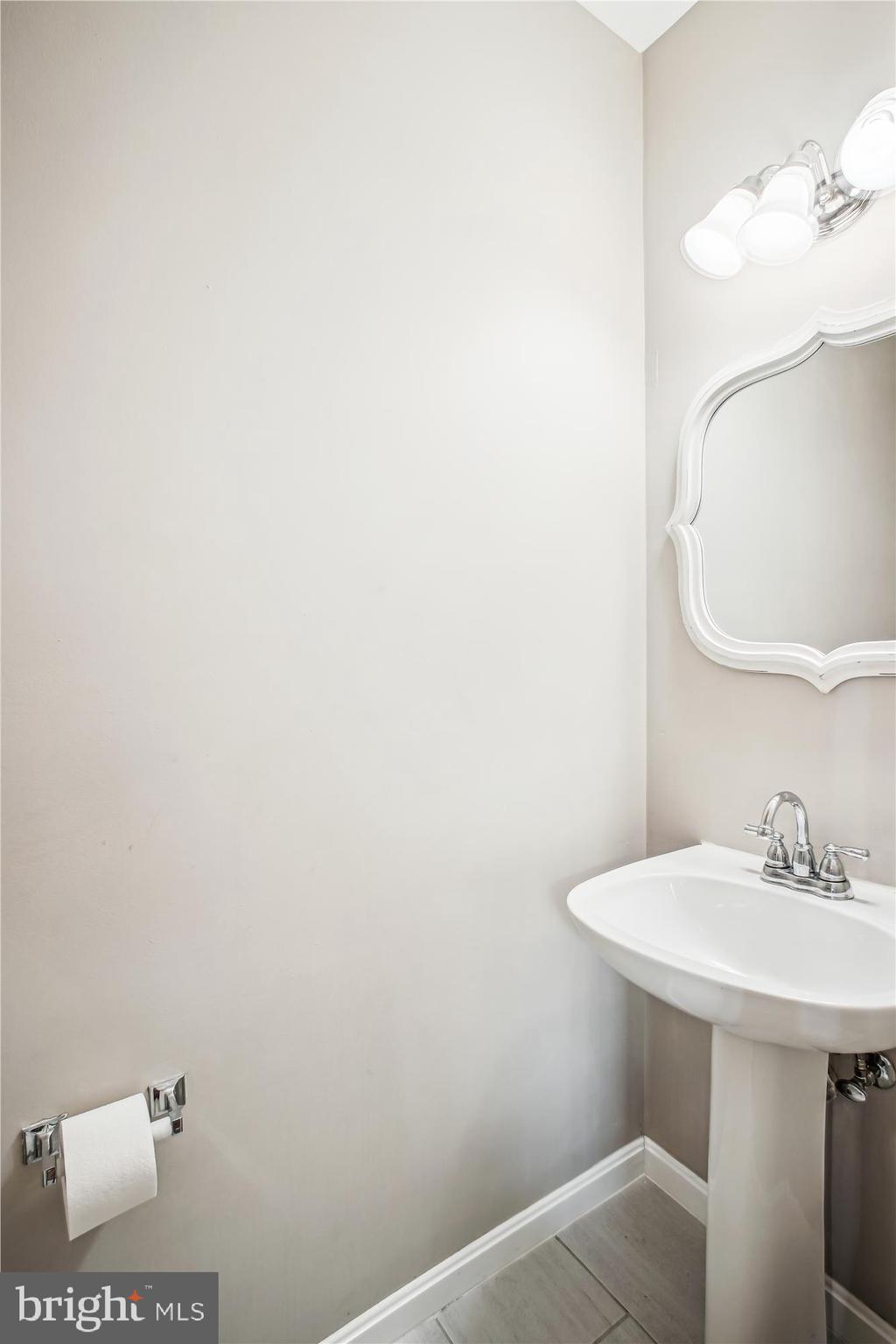 KINGSTOWNE - Residential Lease