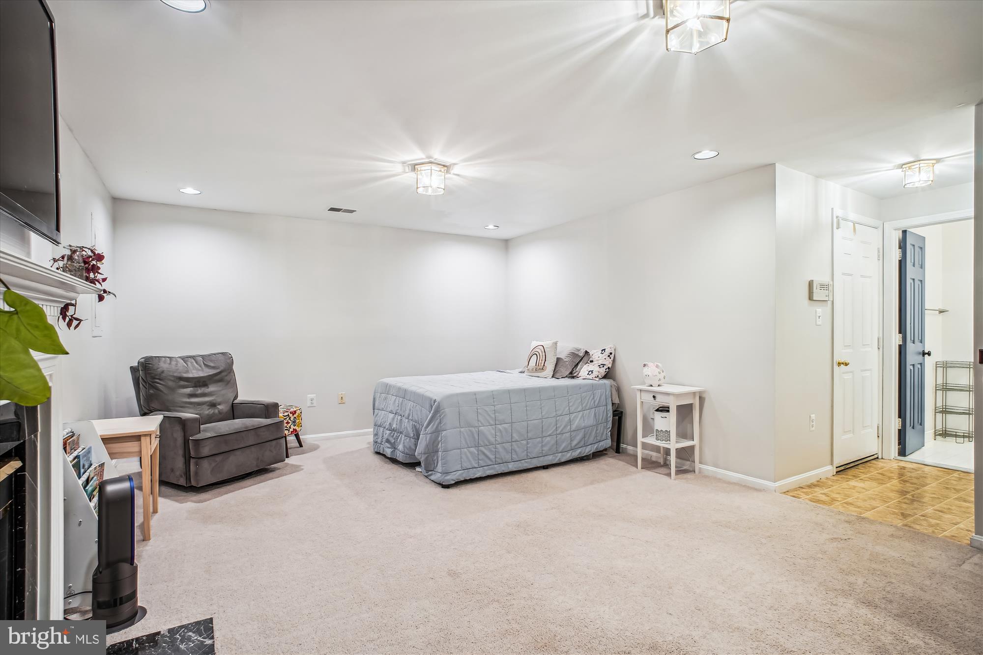 KINGSTOWNE - Residential Lease