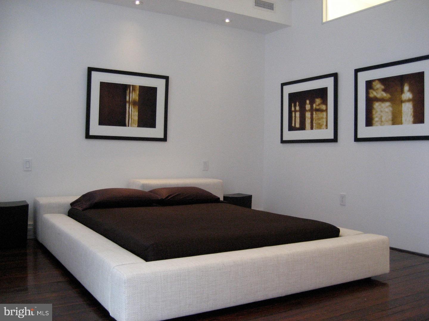 OLD CITY - Commercial Sale