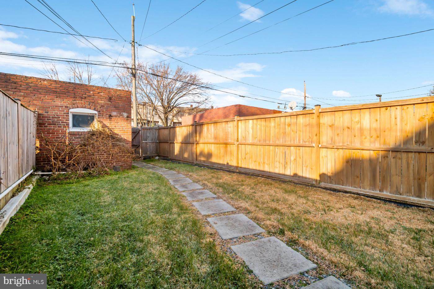 DUNDALK MANOR - Residential