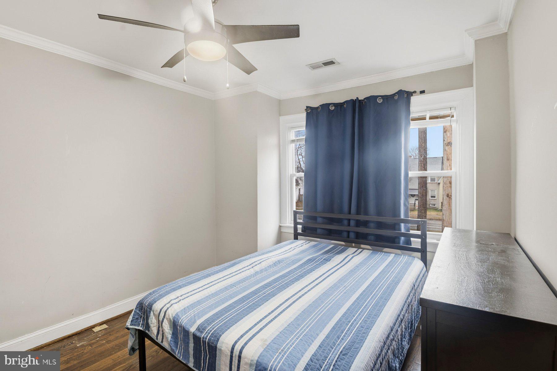 DUNDALK MANOR - Residential