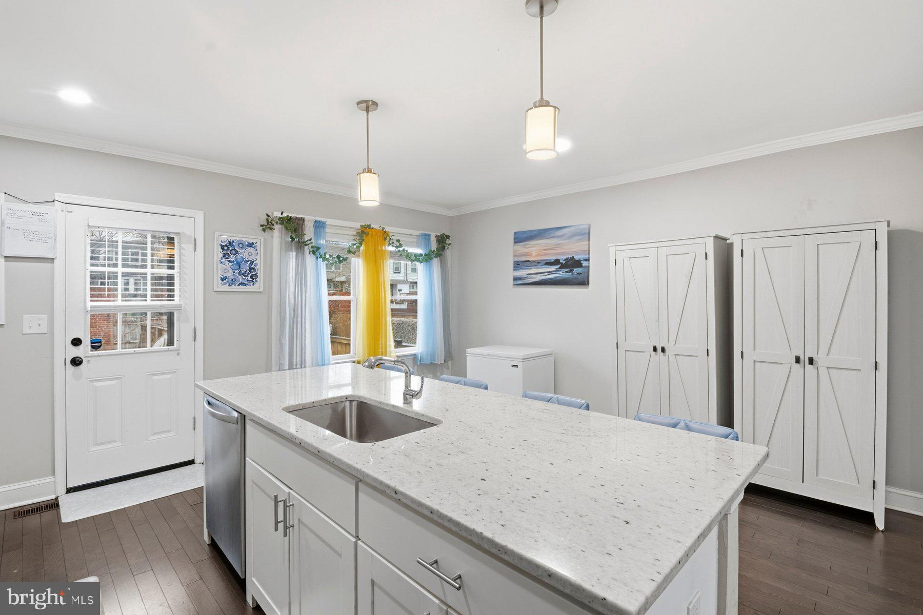 DUNDALK MANOR - Residential