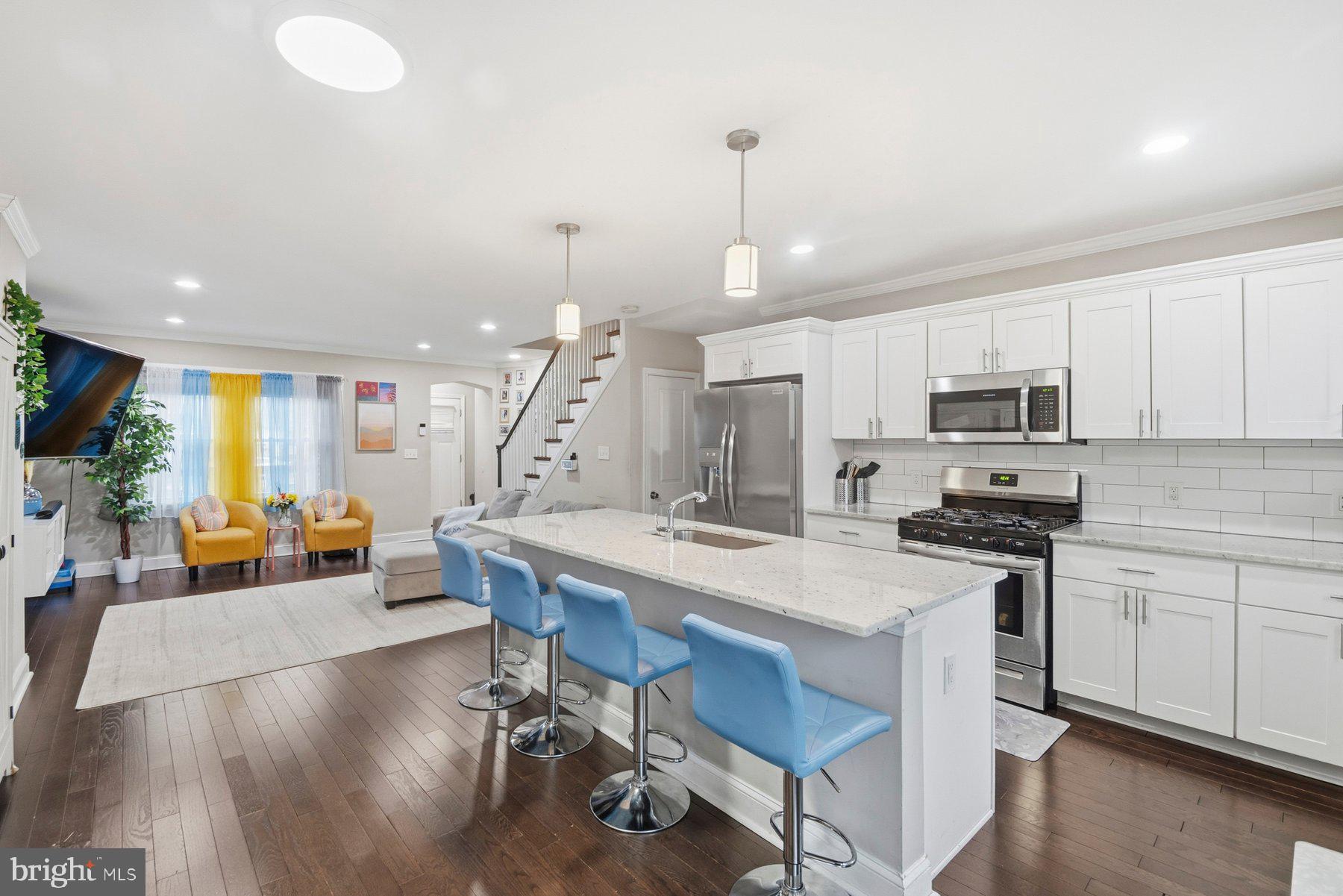 DUNDALK MANOR - Residential