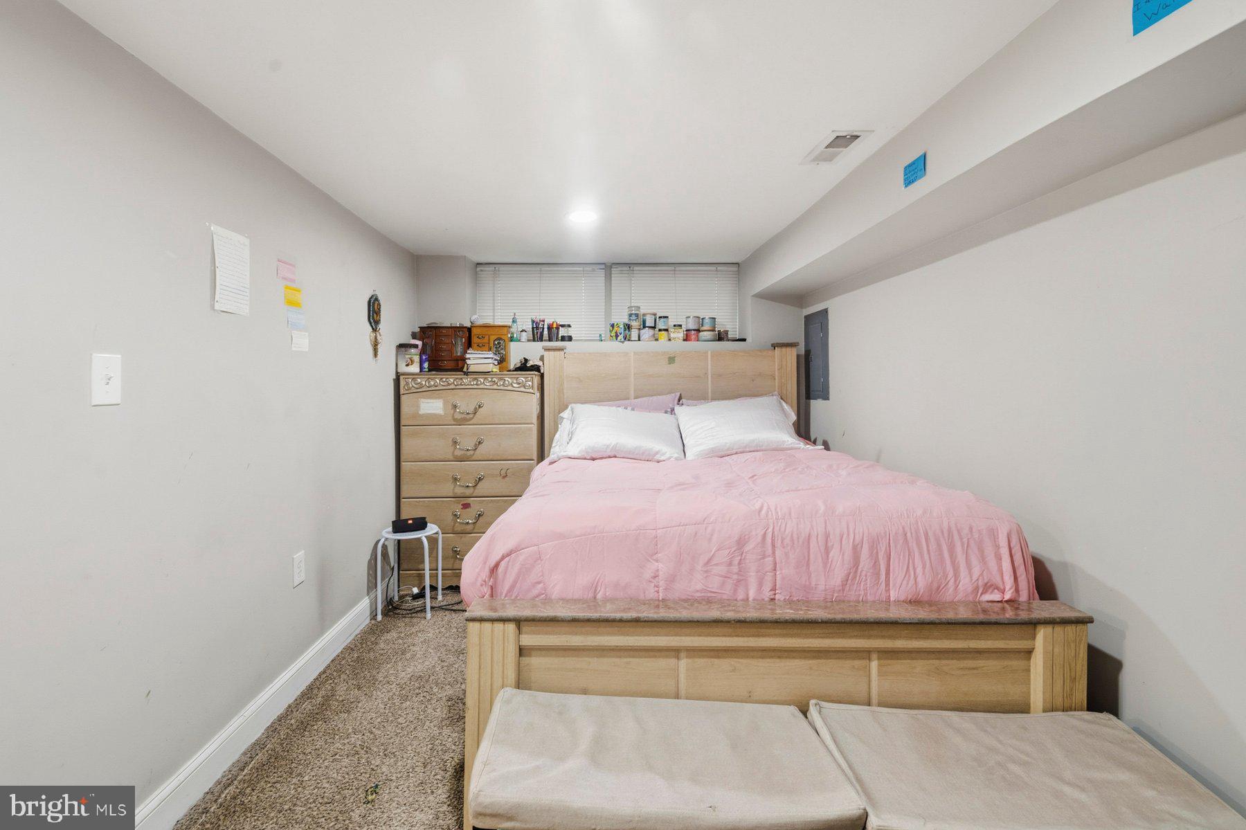 DUNDALK MANOR - Residential