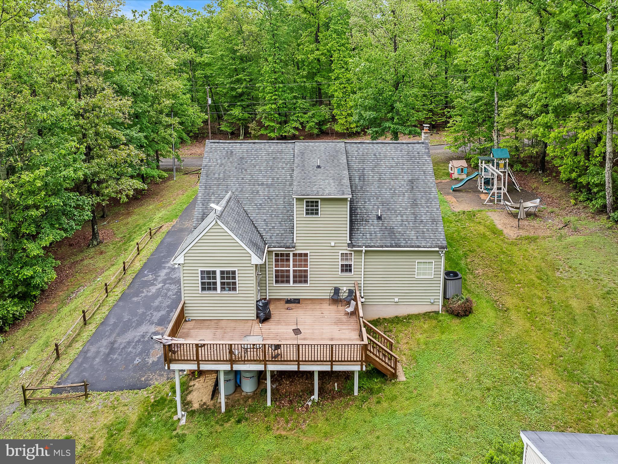 SLEEPY CREEK MOUNTAIN RETREAT - Residential