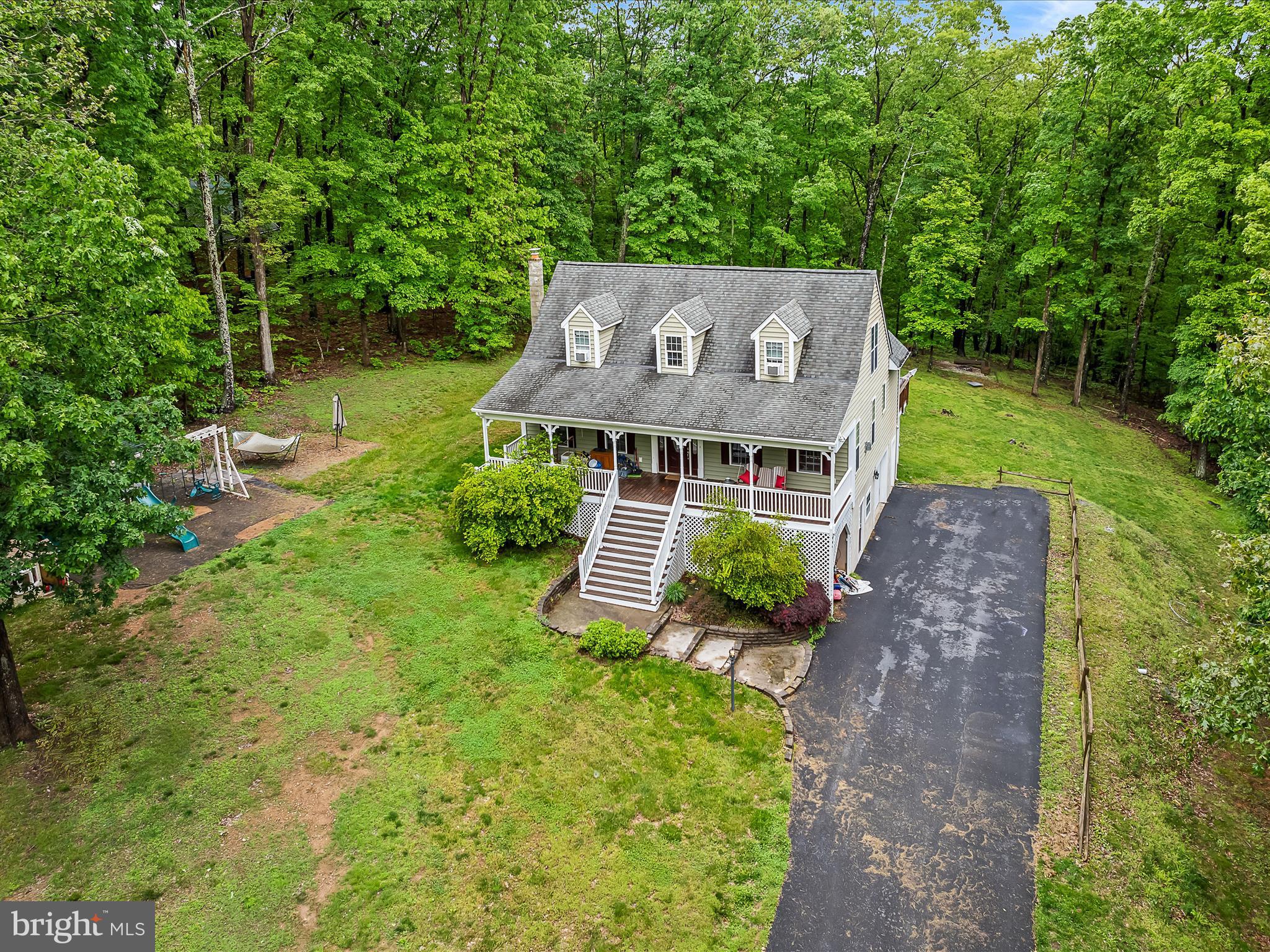 SLEEPY CREEK MOUNTAIN RETREAT - Residential