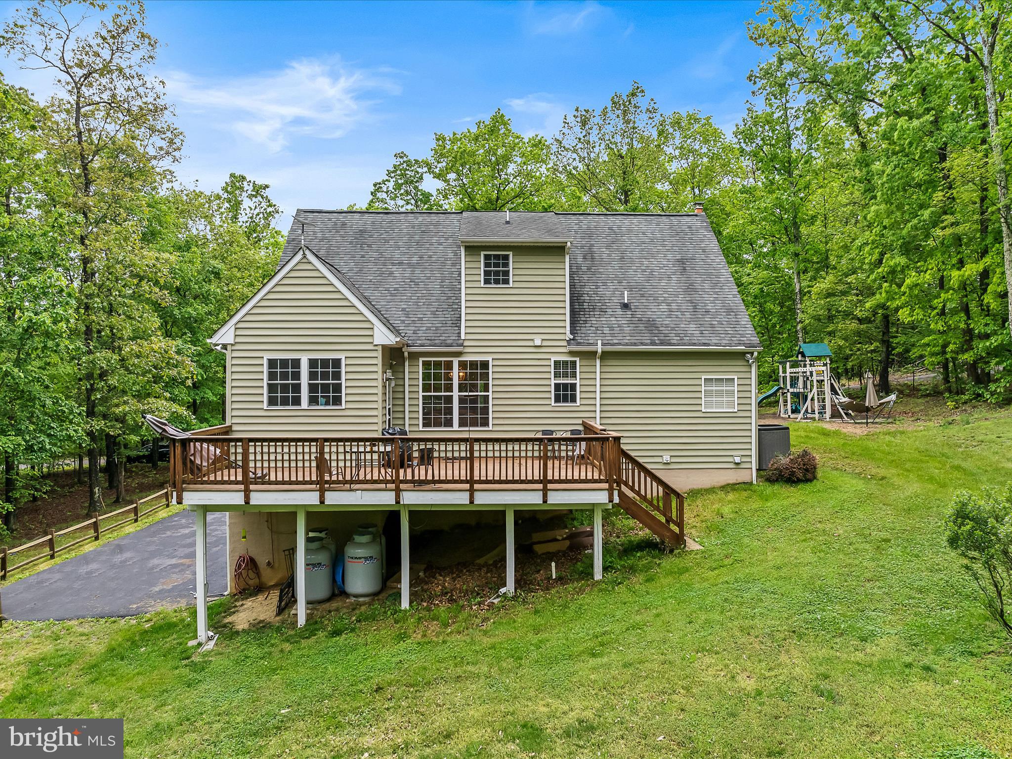 SLEEPY CREEK MOUNTAIN RETREAT - Residential