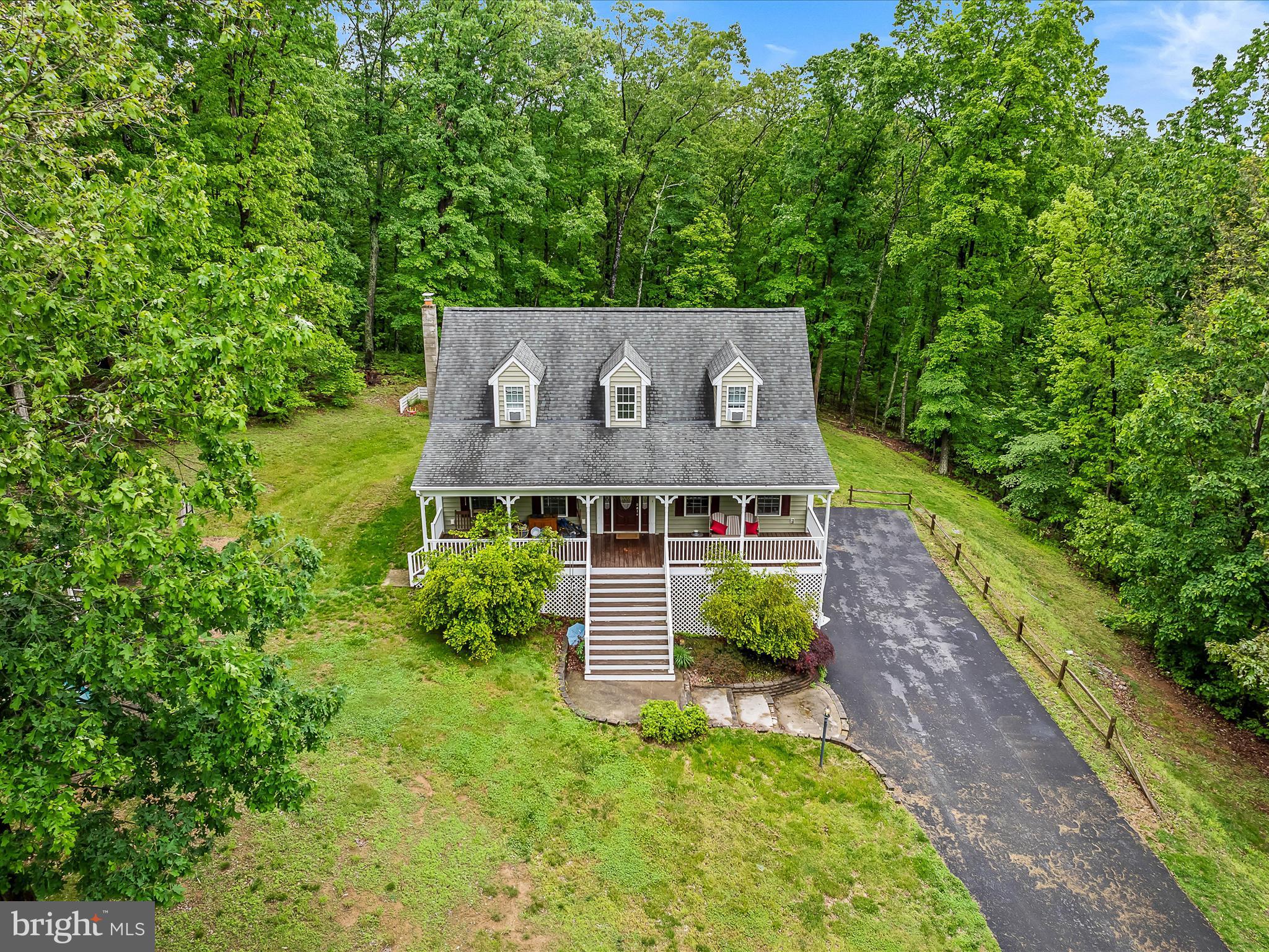 SLEEPY CREEK MOUNTAIN RETREAT - Residential