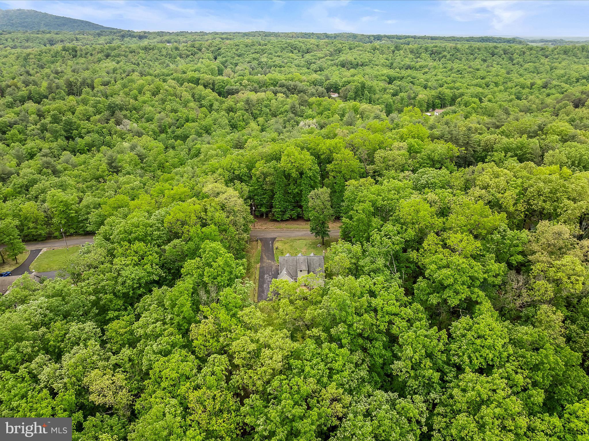 SLEEPY CREEK MOUNTAIN RETREAT - Residential