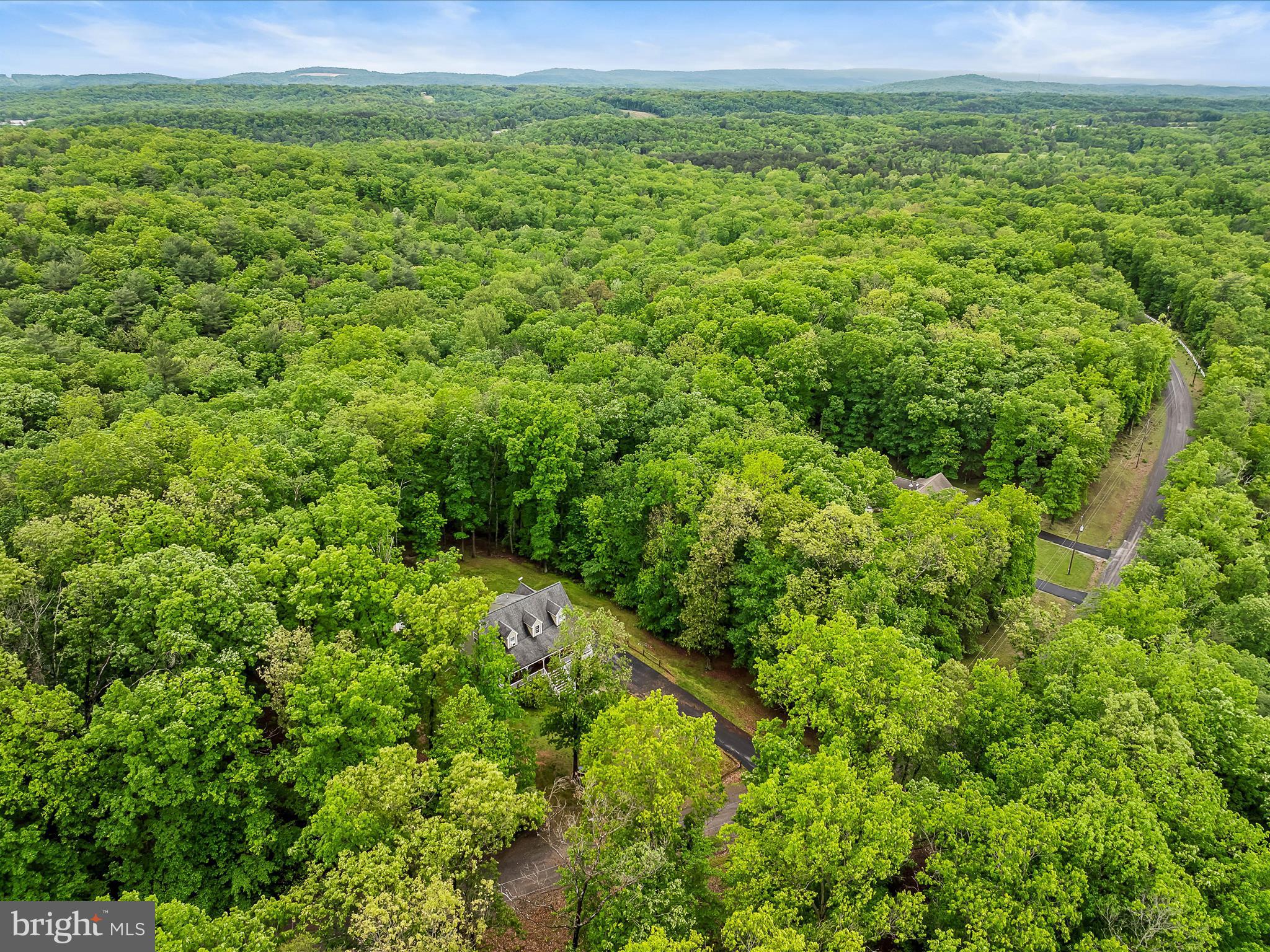 SLEEPY CREEK MOUNTAIN RETREAT - Residential