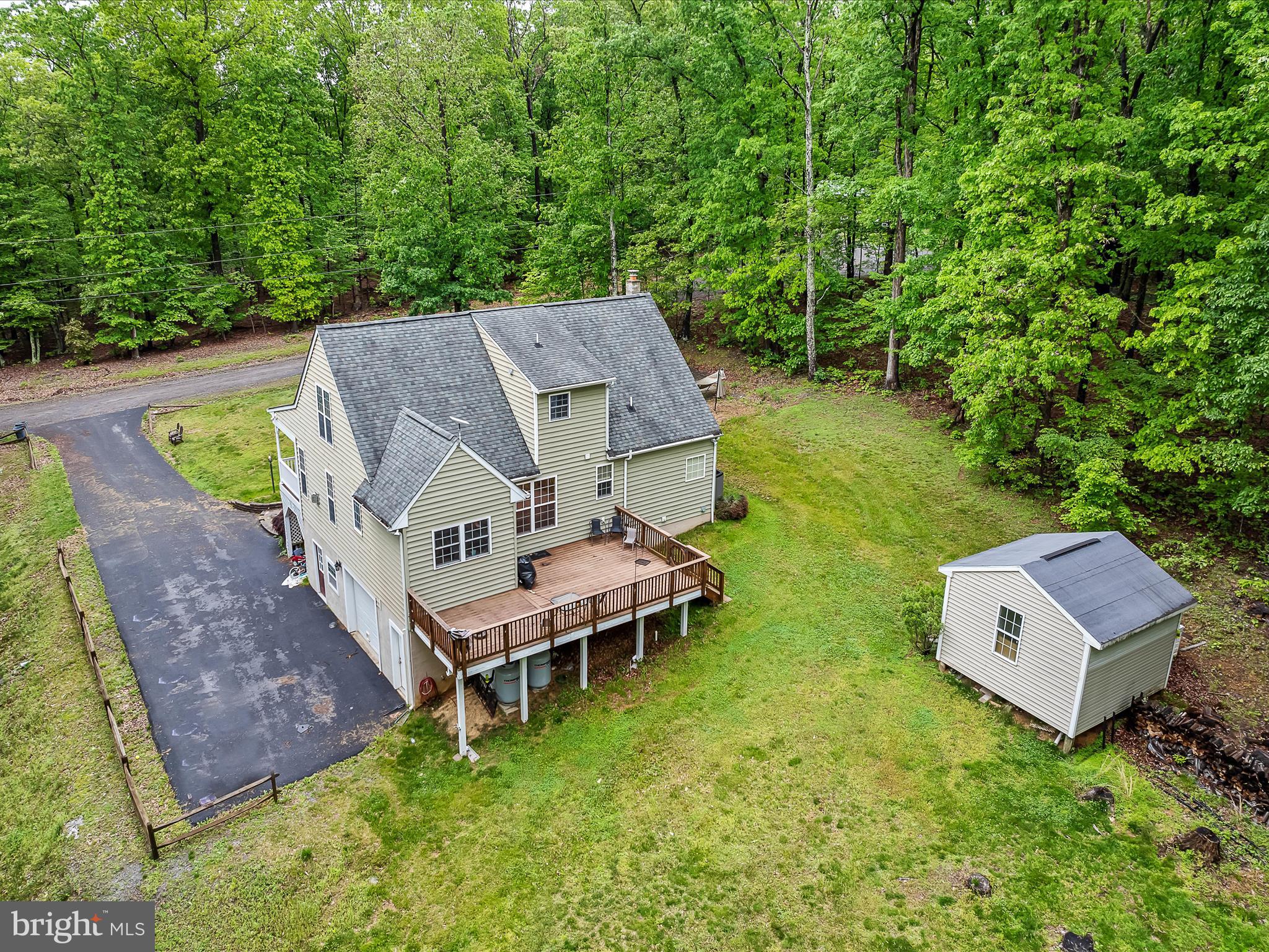 SLEEPY CREEK MOUNTAIN RETREAT - Residential