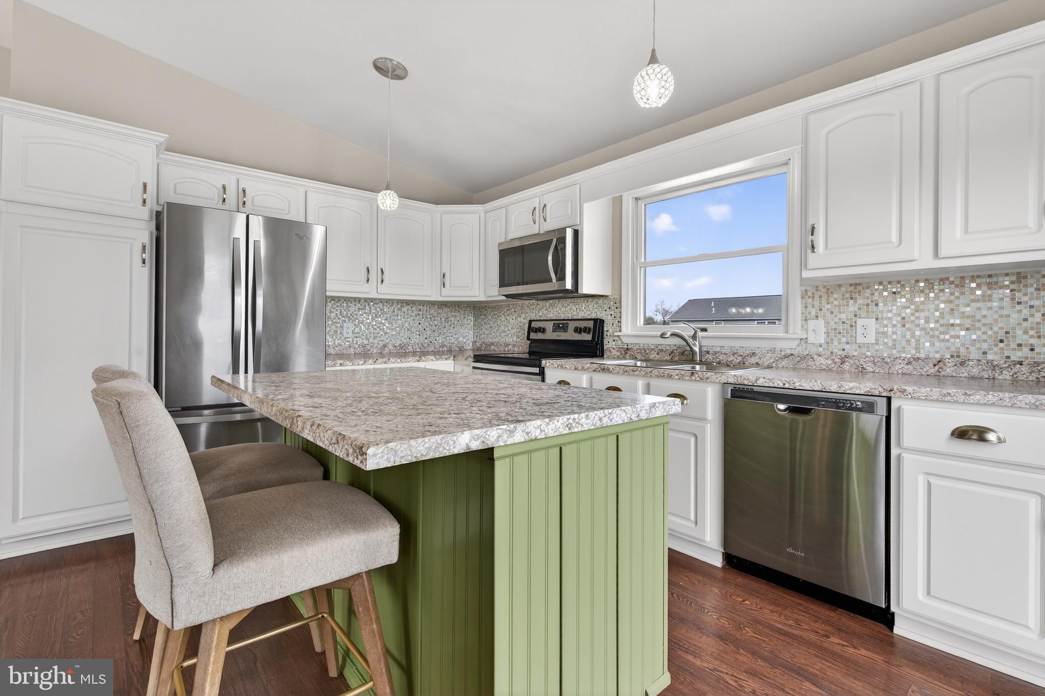 LAKE WYNONAH - Residential