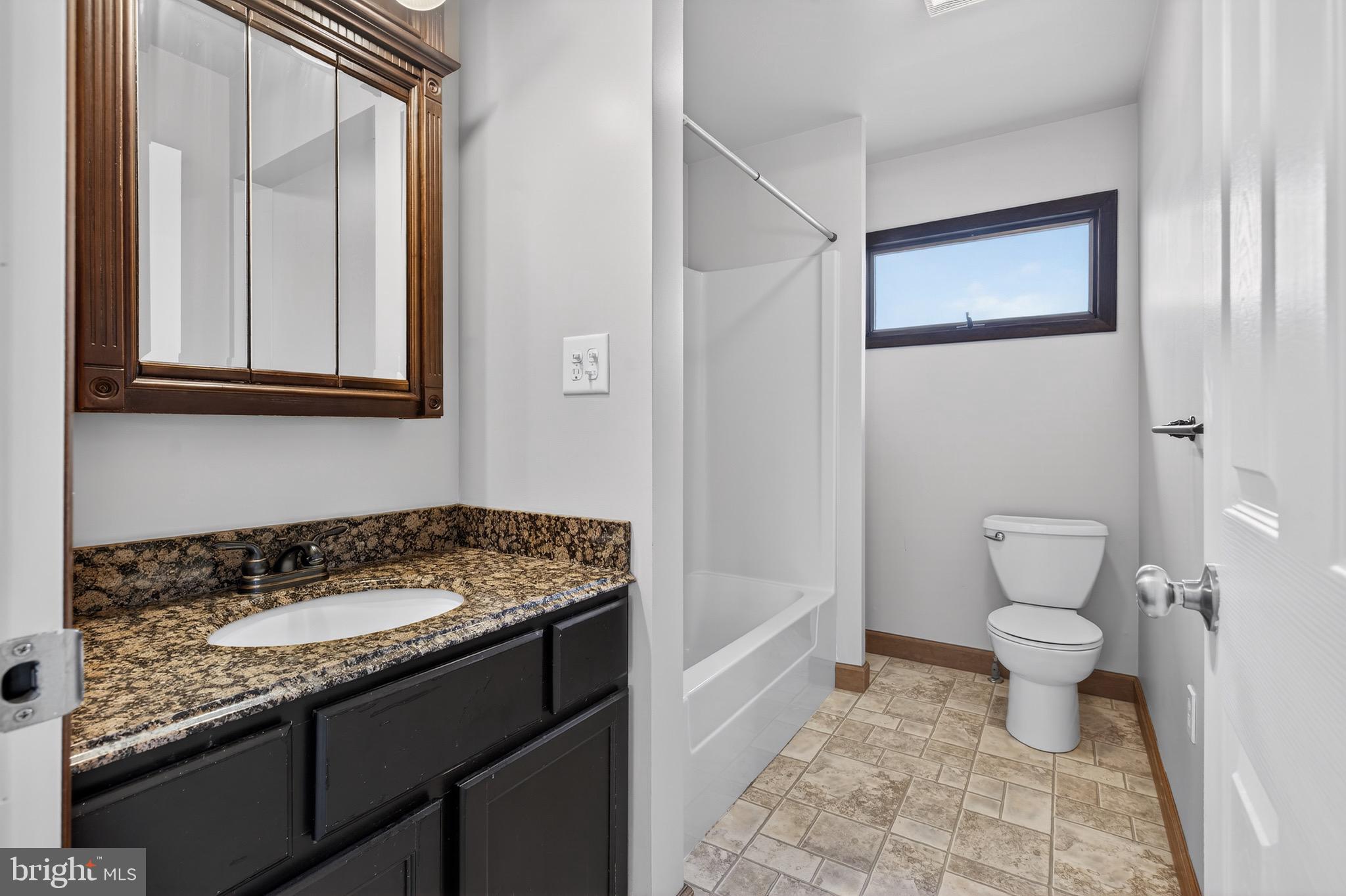 LAKE WYNONAH - Residential