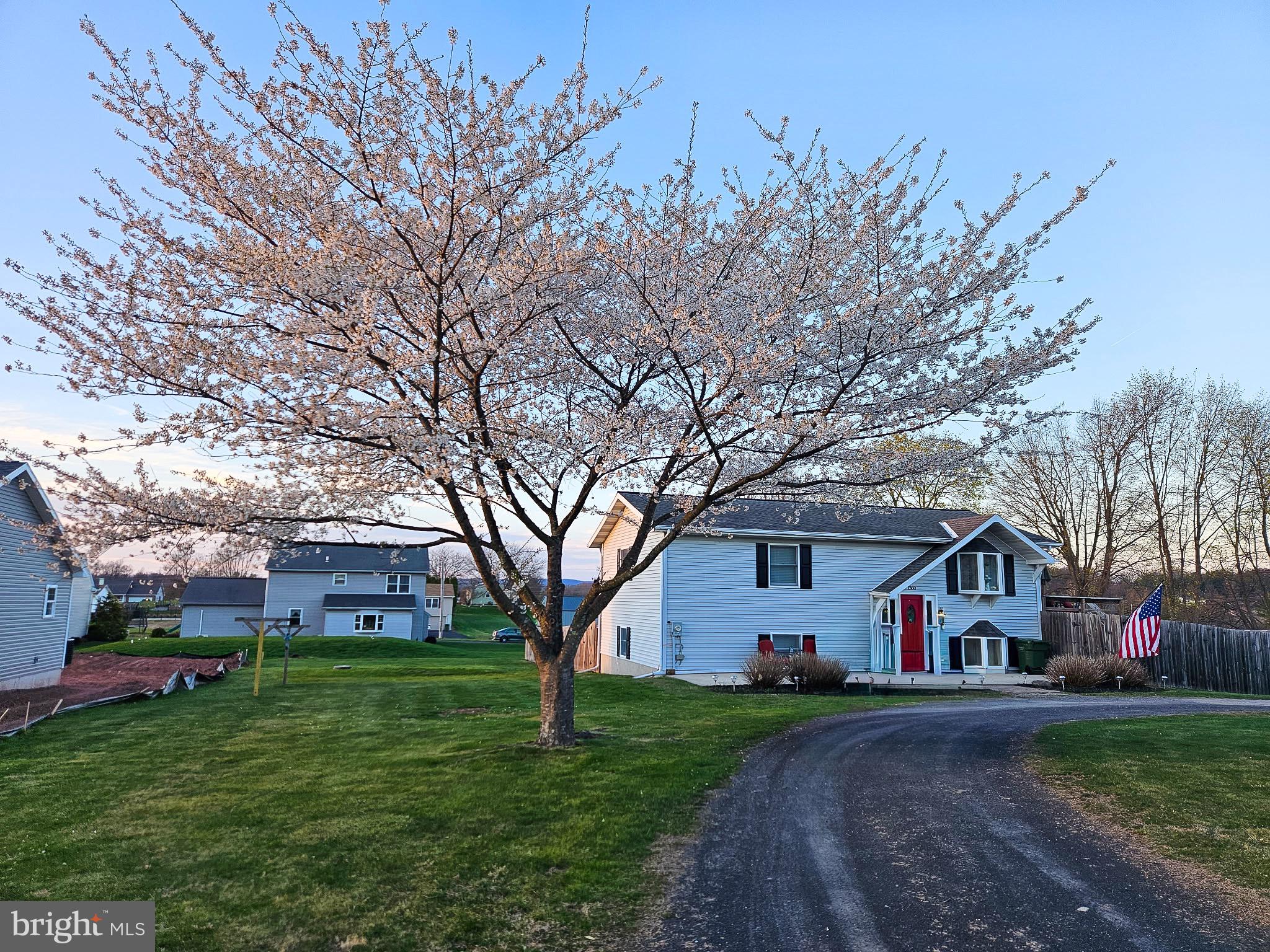 LAKE WYNONAH - Residential