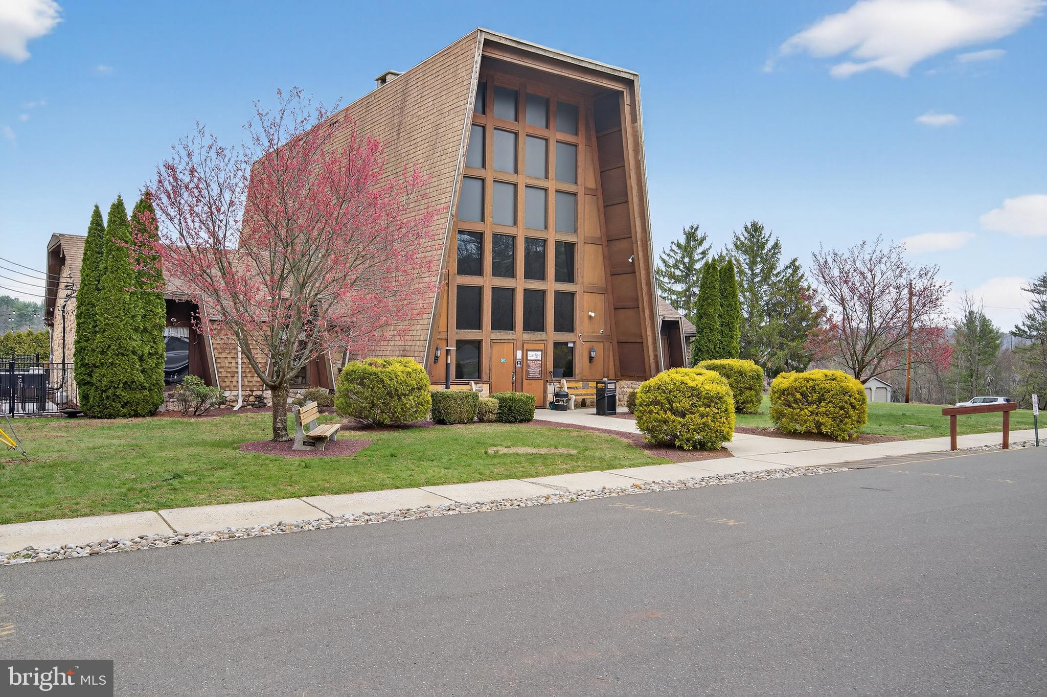 LAKE WYNONAH - Residential