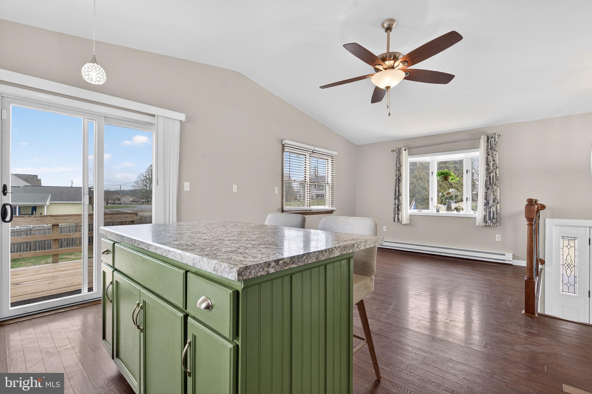 LAKE WYNONAH - Residential