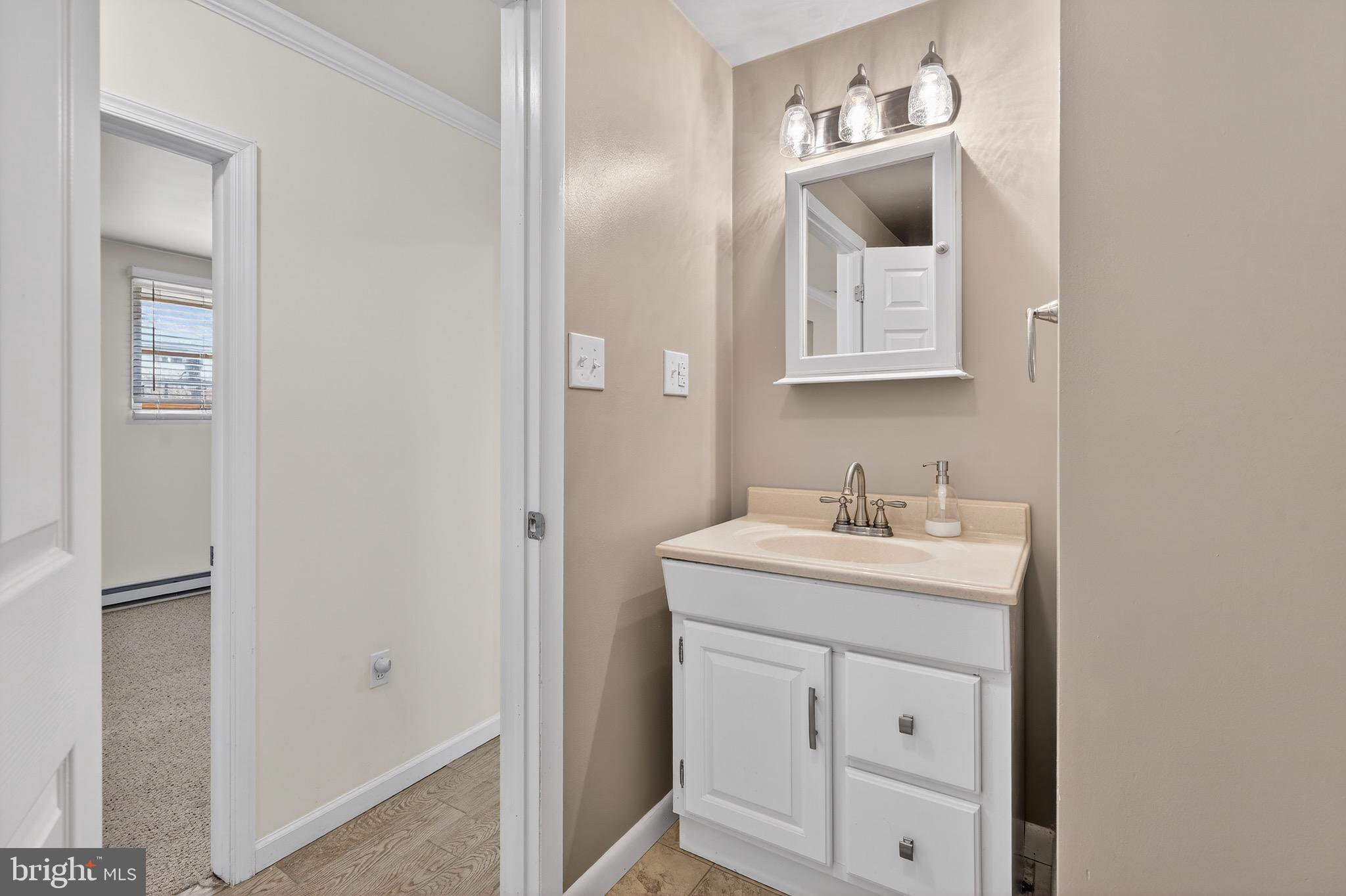 LAKE WYNONAH - Residential