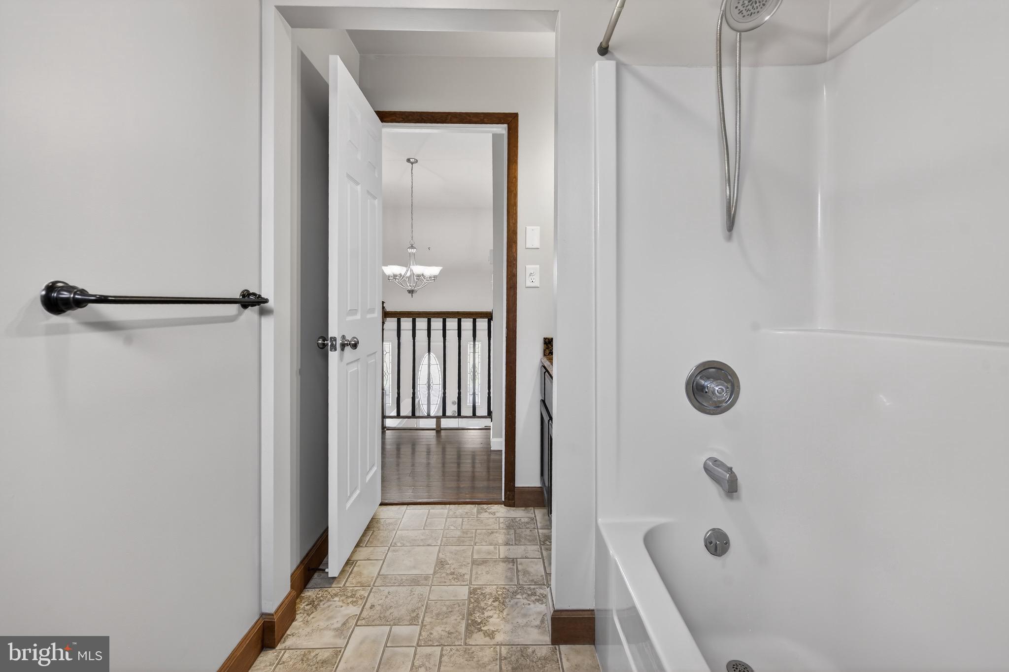 LAKE WYNONAH - Residential