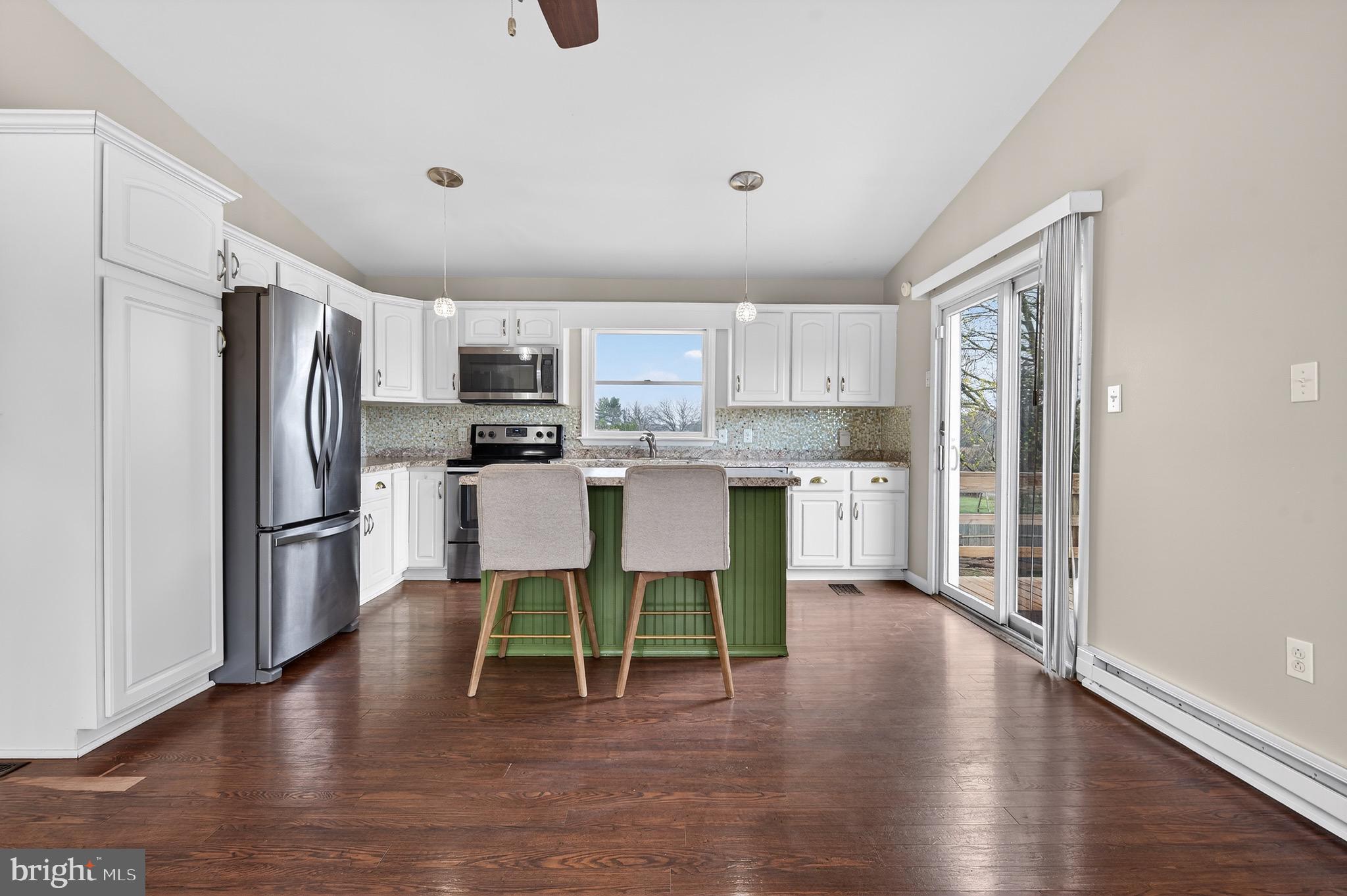 LAKE WYNONAH - Residential