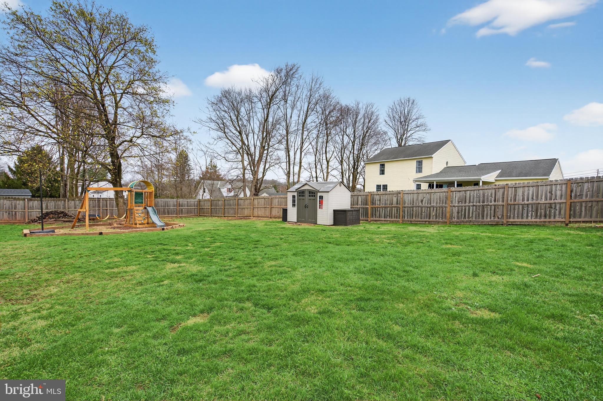 LAKE WYNONAH - Residential