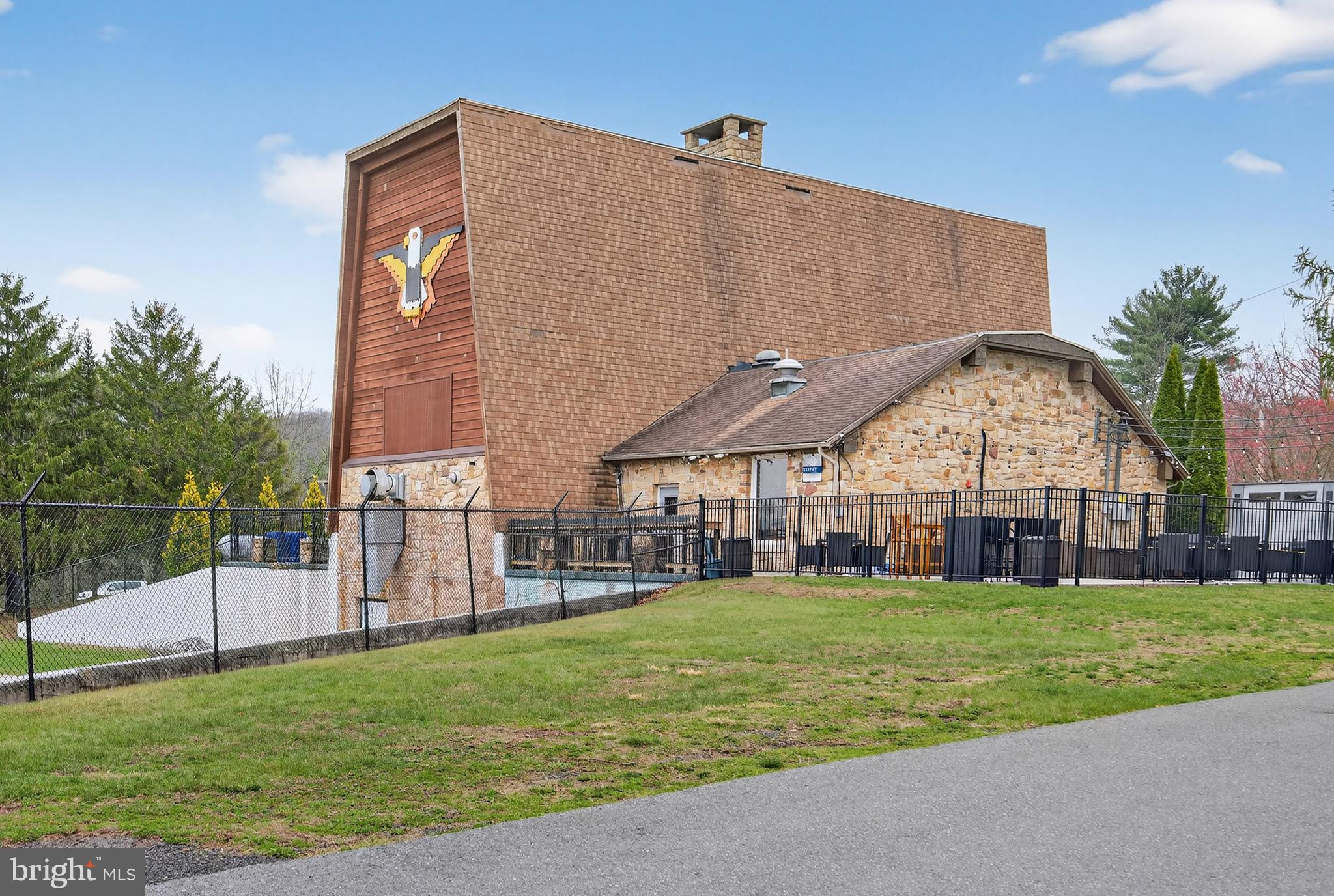 LAKE WYNONAH - Residential