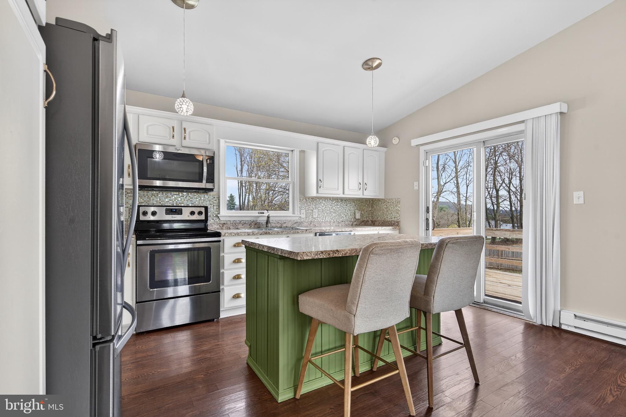 LAKE WYNONAH - Residential