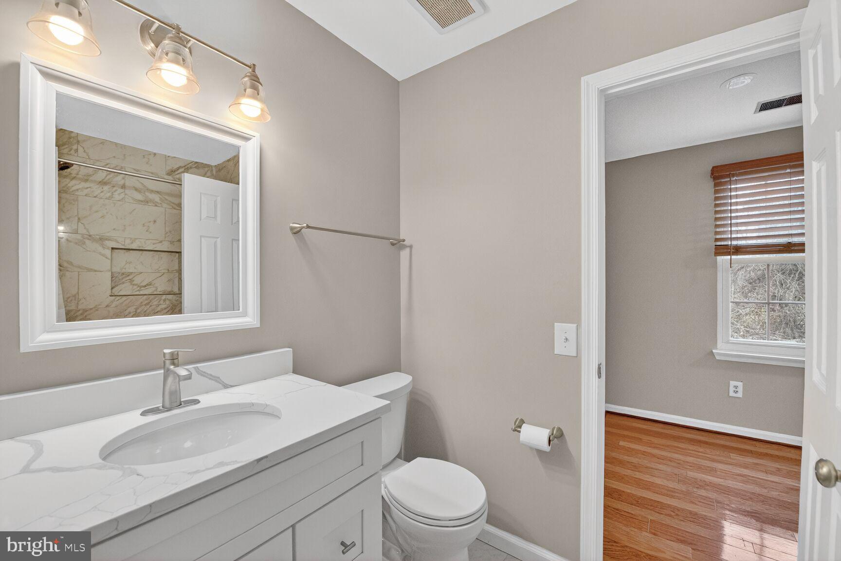 LONDON TOWN WEST - Residential Lease