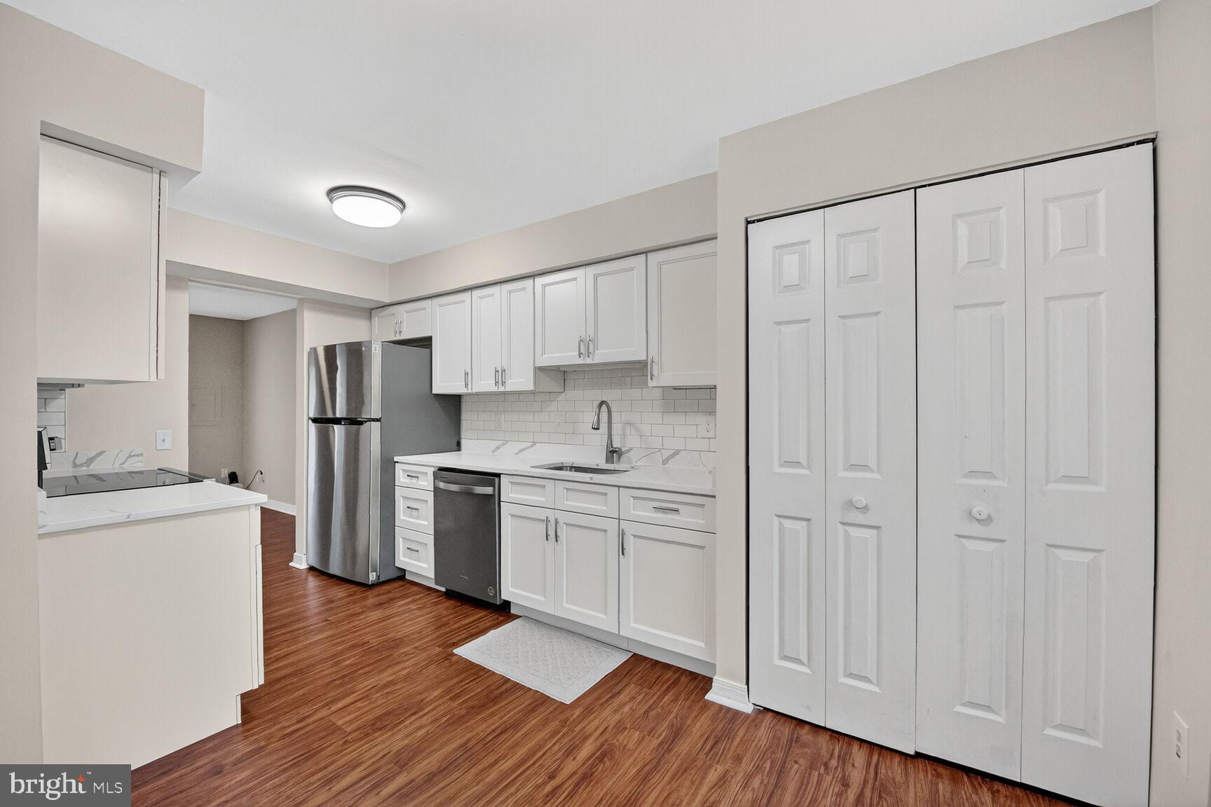 LONDON TOWN WEST - Residential Lease