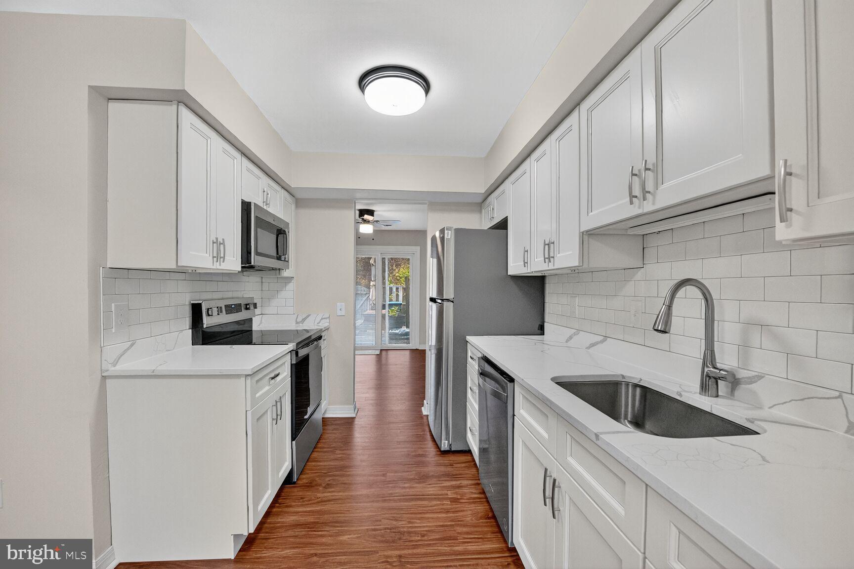 LONDON TOWN WEST - Residential Lease