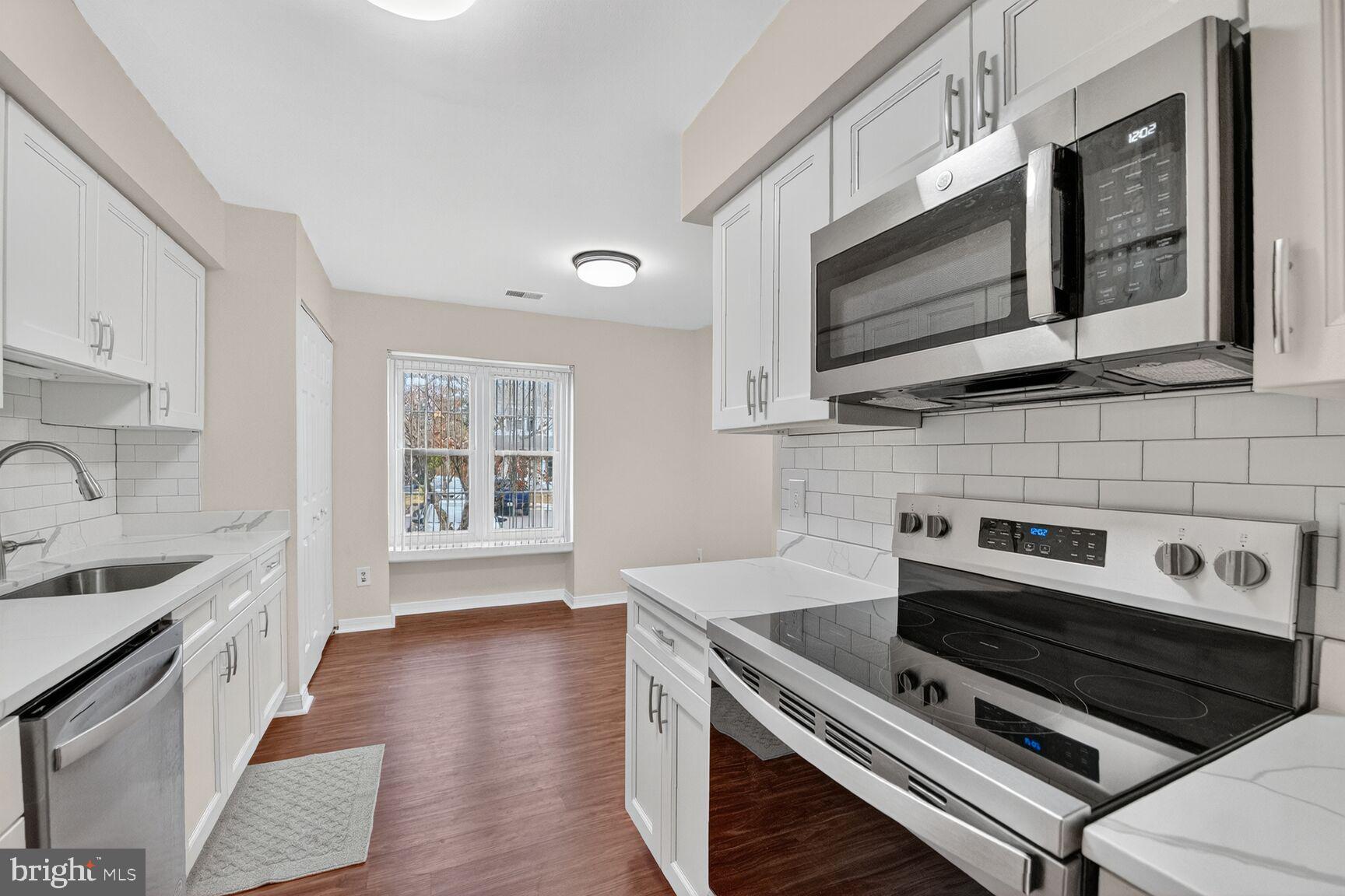 LONDON TOWN WEST - Residential Lease