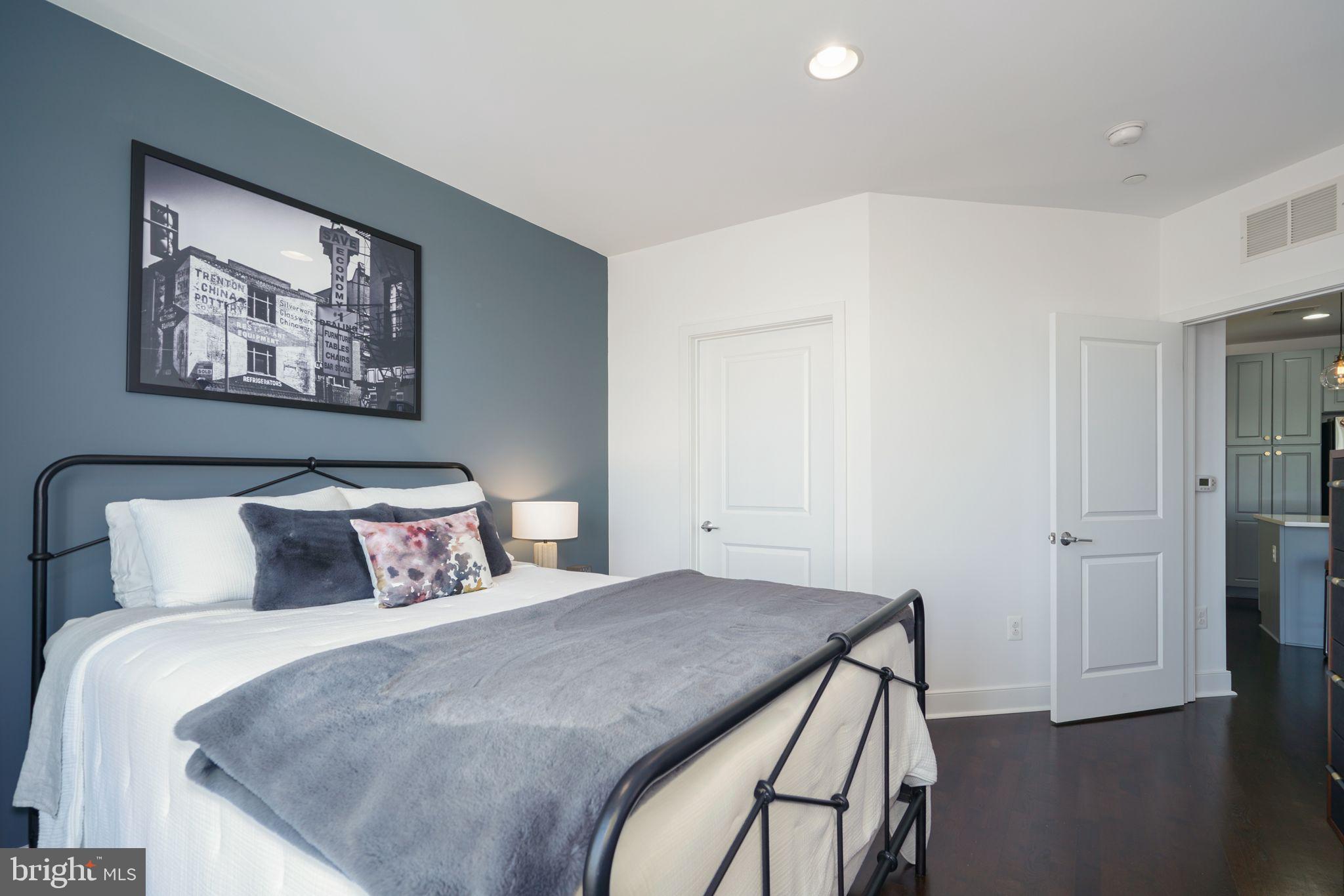 GRADUATE HOSPITAL - Residential