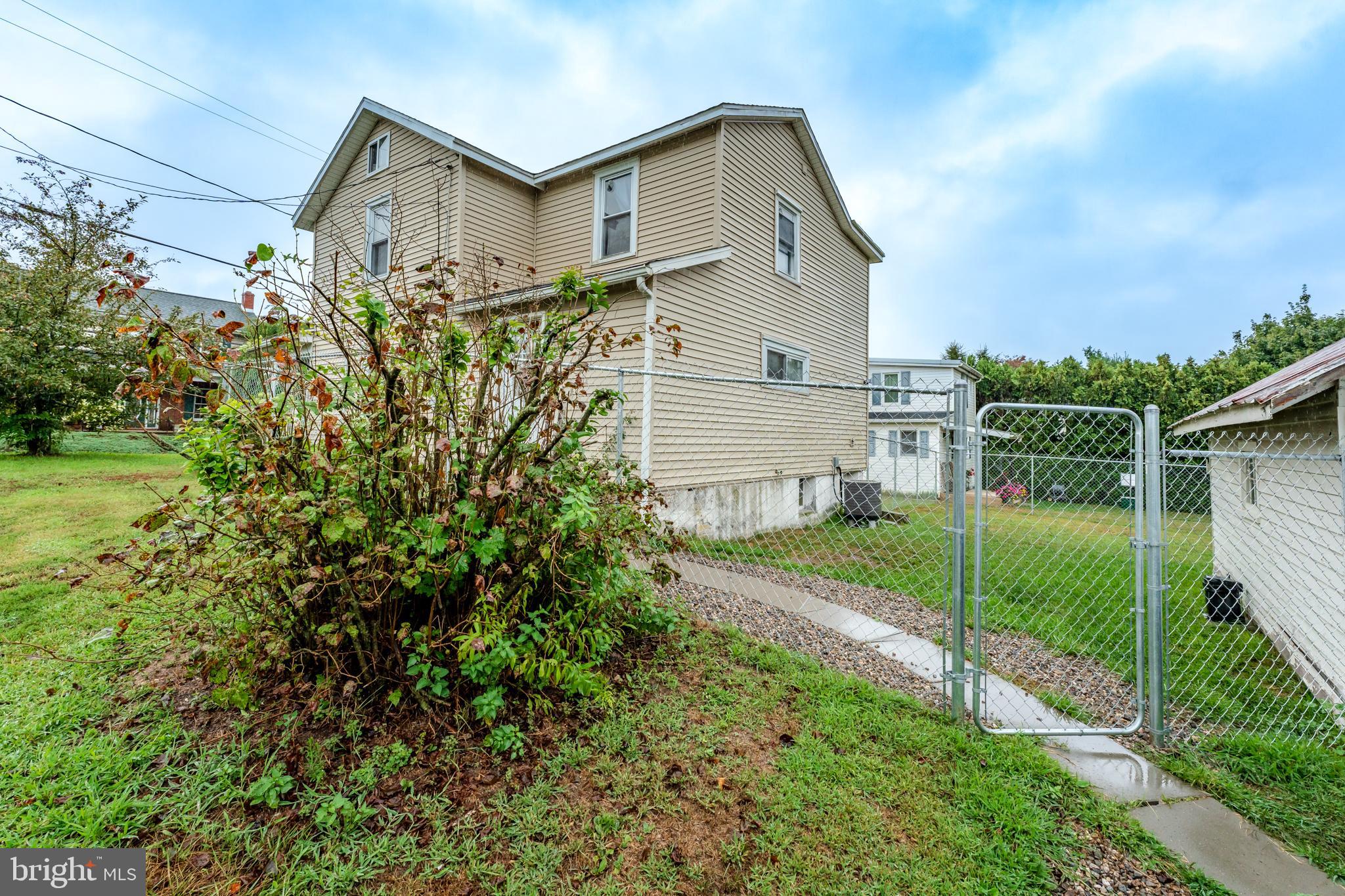 RINGTOWN - Residential