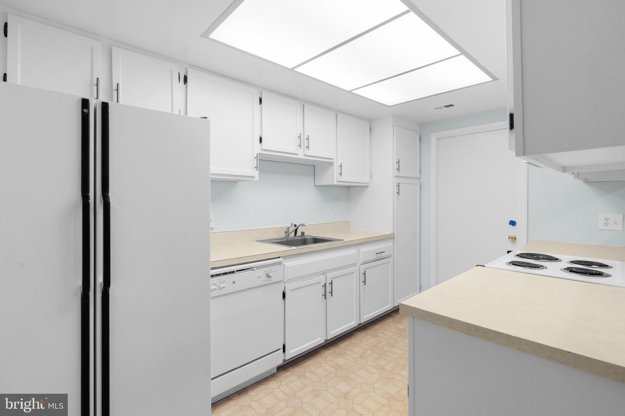 ROSSMOOR MUTUAL #10 - Residential