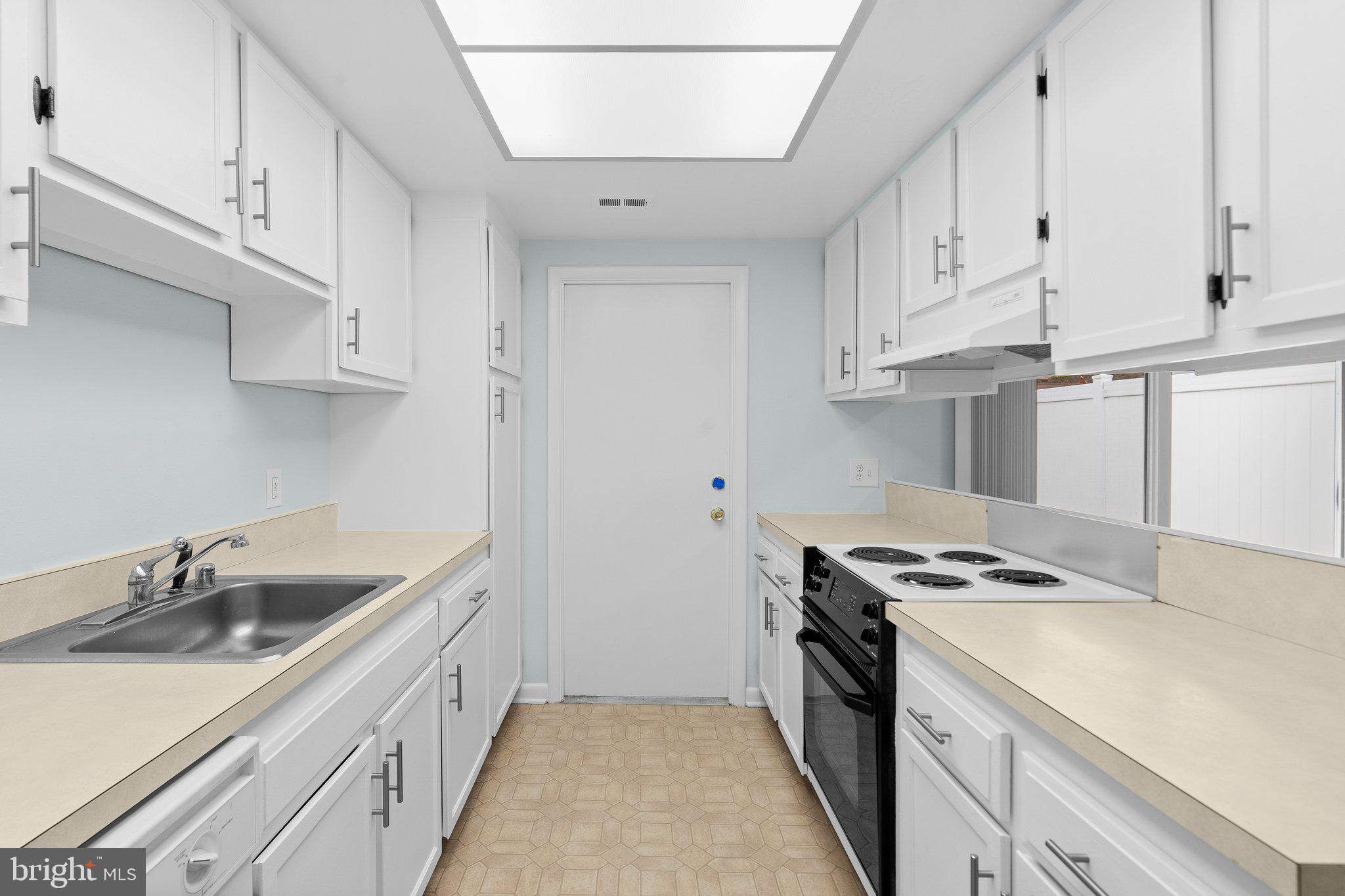 ROSSMOOR MUTUAL #10 - Residential