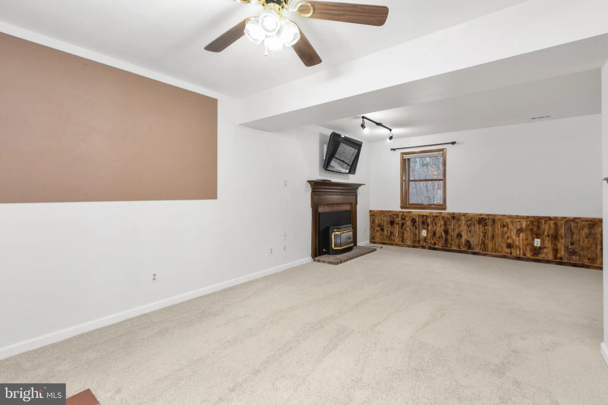 Fredericksburg, Virginia 22406, United States, 4 Bedrooms Bedrooms, ,3 BathroomsBathrooms,Residential,Active,98654